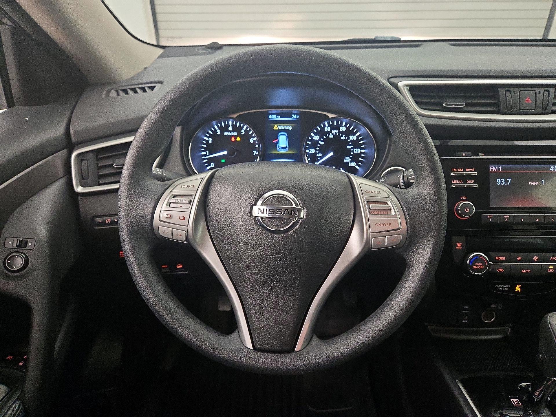 Thumbnail: 2015 Nissan Rogue - 10