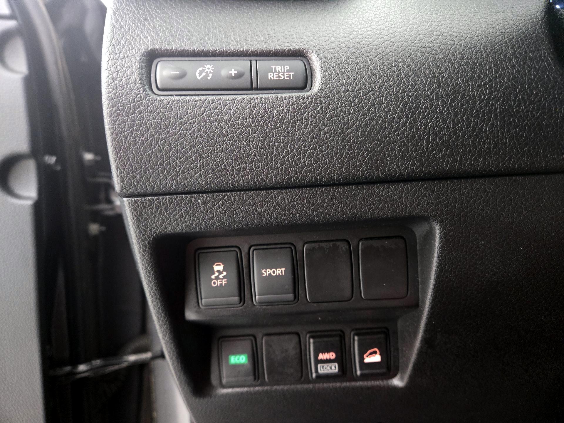 Thumbnail: 2015 Nissan Rogue - 13