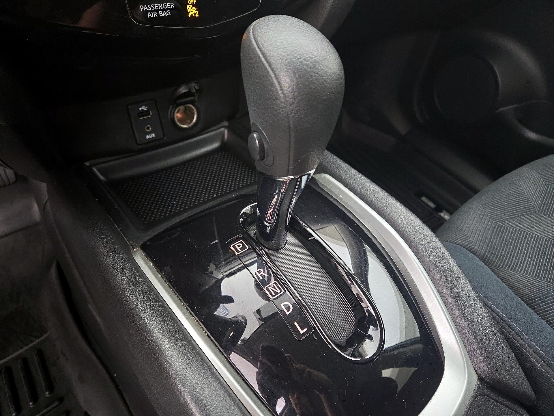 Thumbnail: 2015 Nissan Rogue - 17