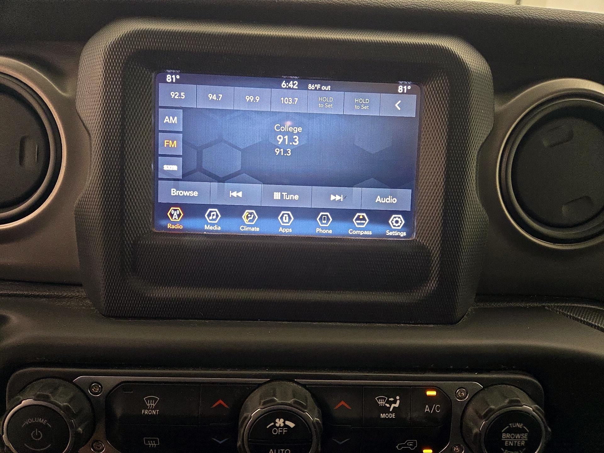 Thumbnail: 2018 Jeep Wrangler - 14