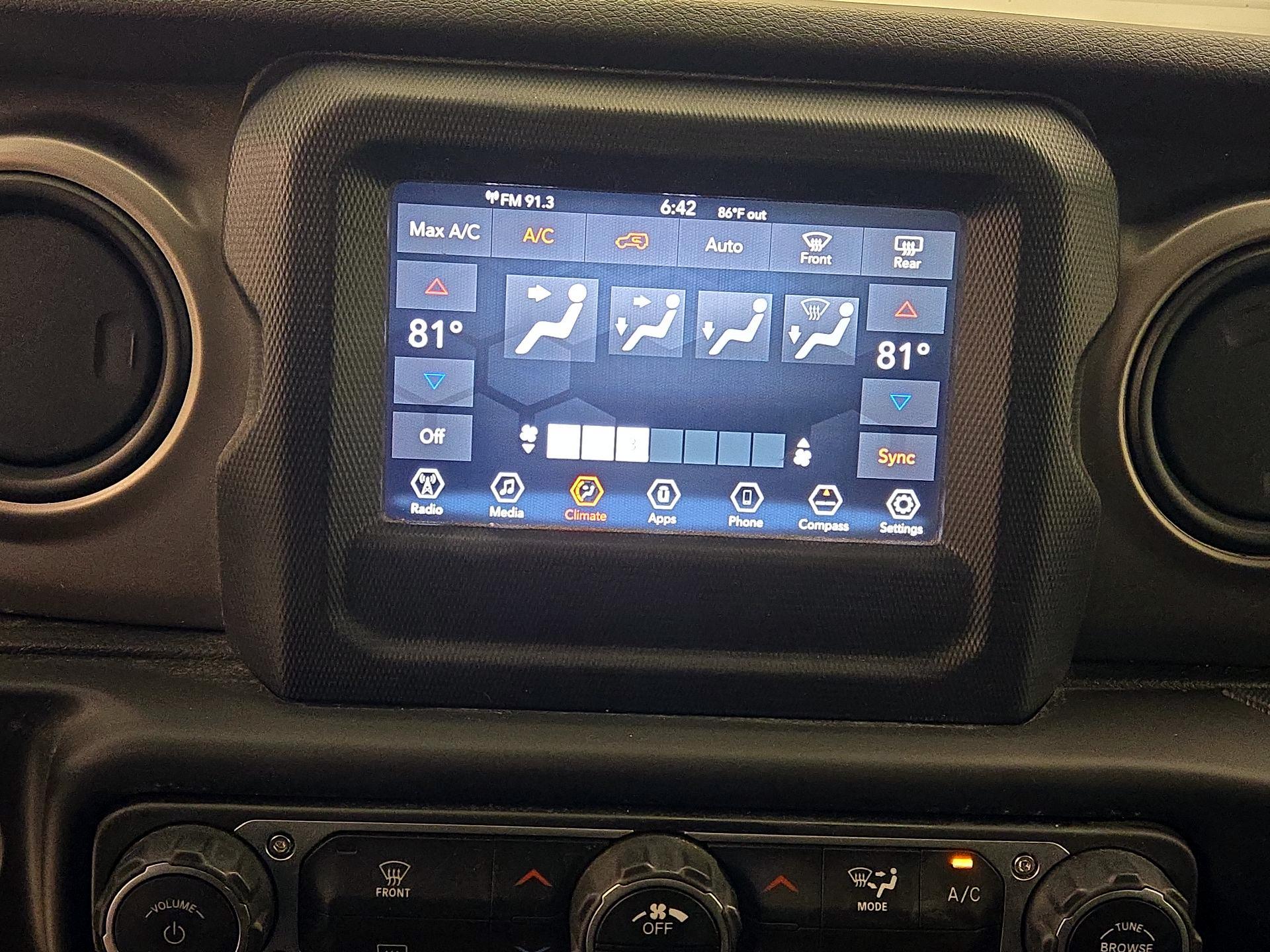 Thumbnail: 2018 Jeep Wrangler - 15