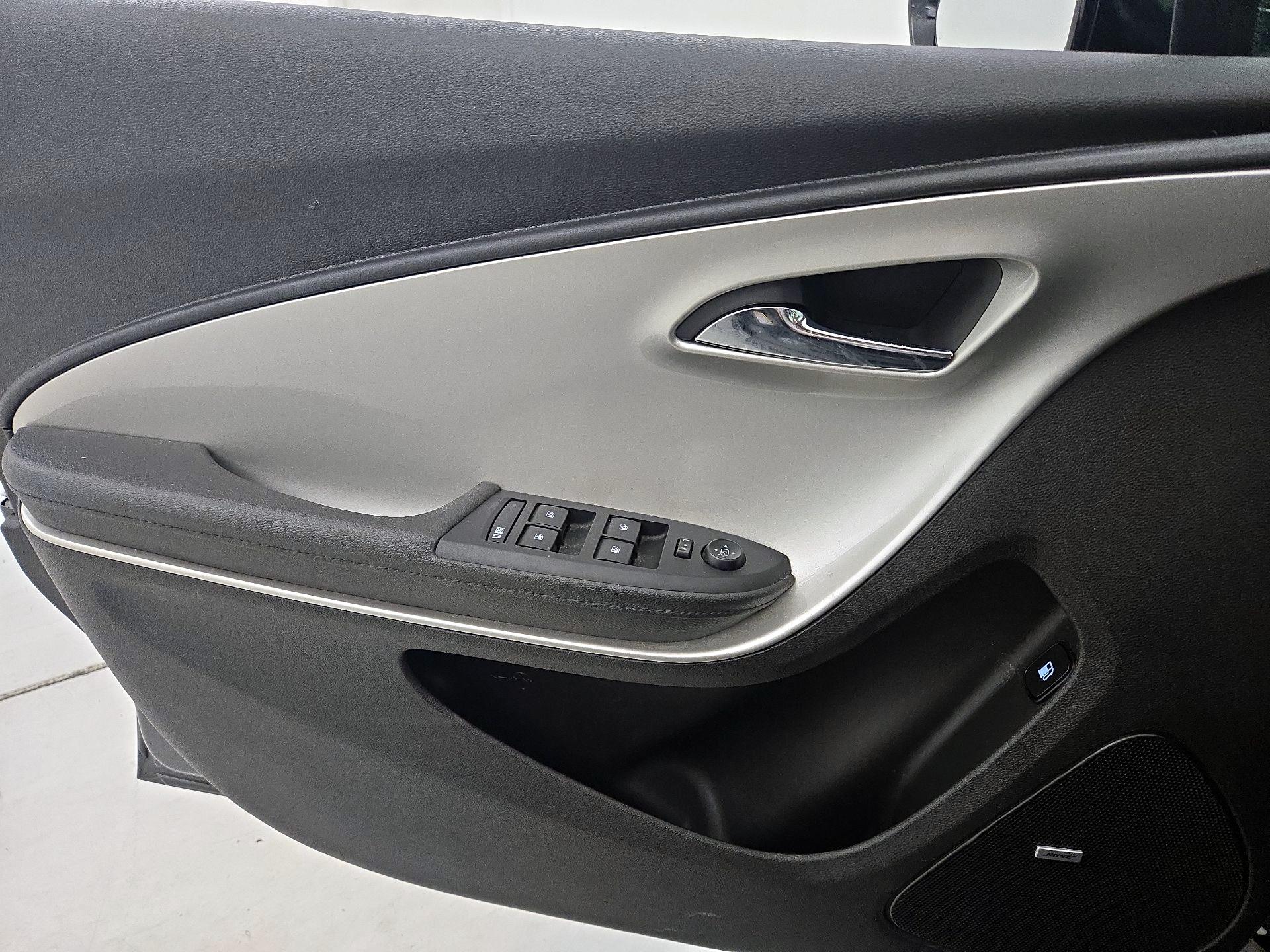 Thumbnail: 2015 Chevrolet Volt - 12