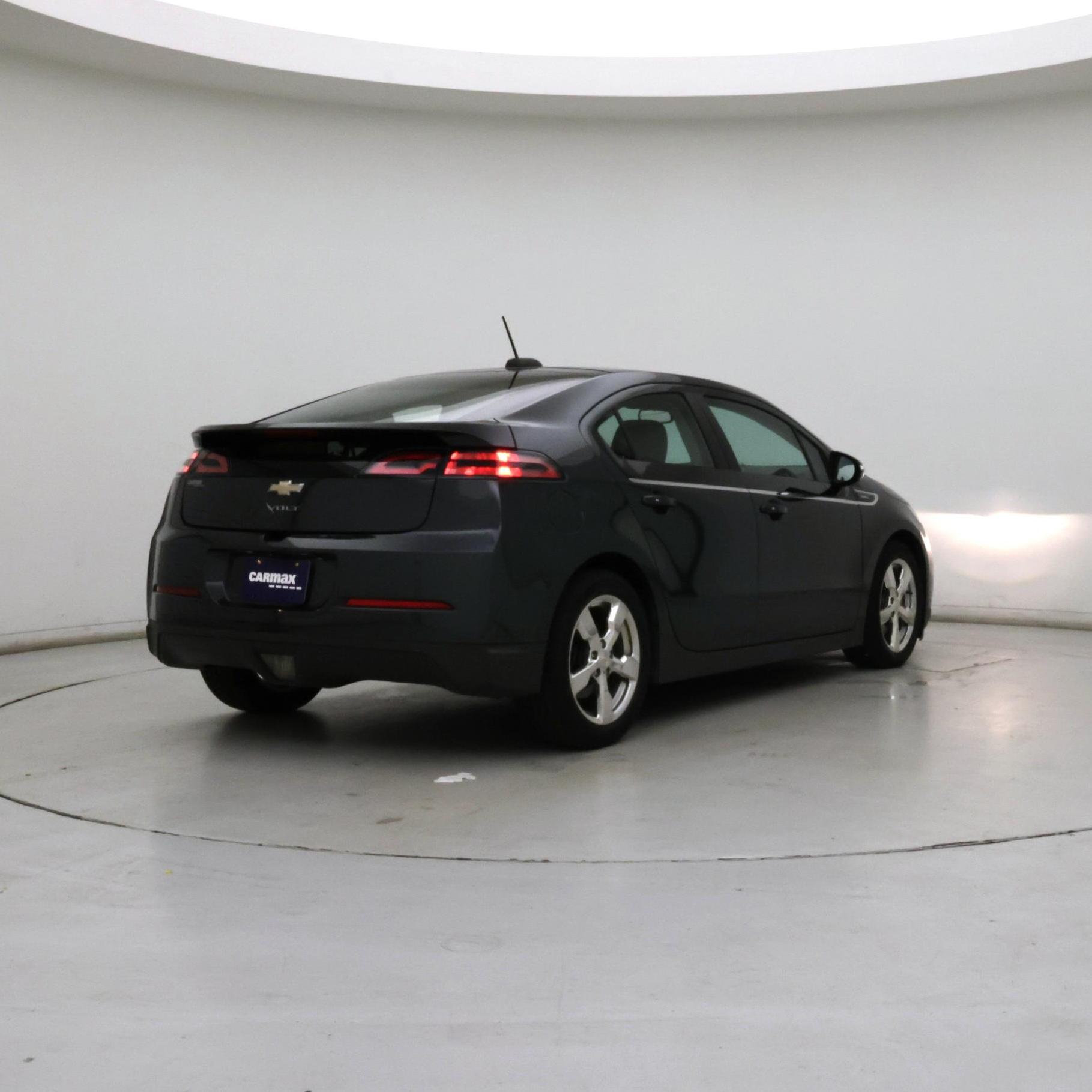 Thumbnail: 2015 Chevrolet Volt - 8