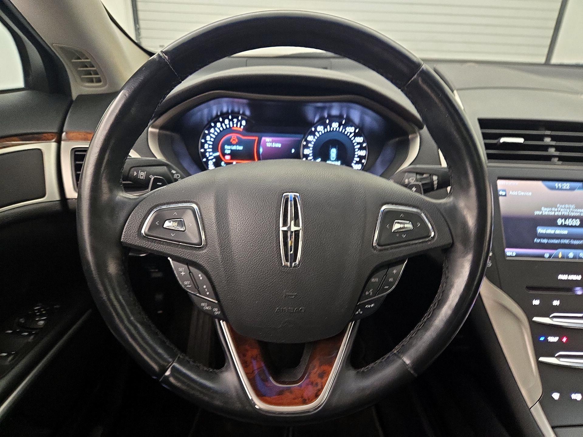 Thumbnail: 2016 Lincoln MKZ - 10