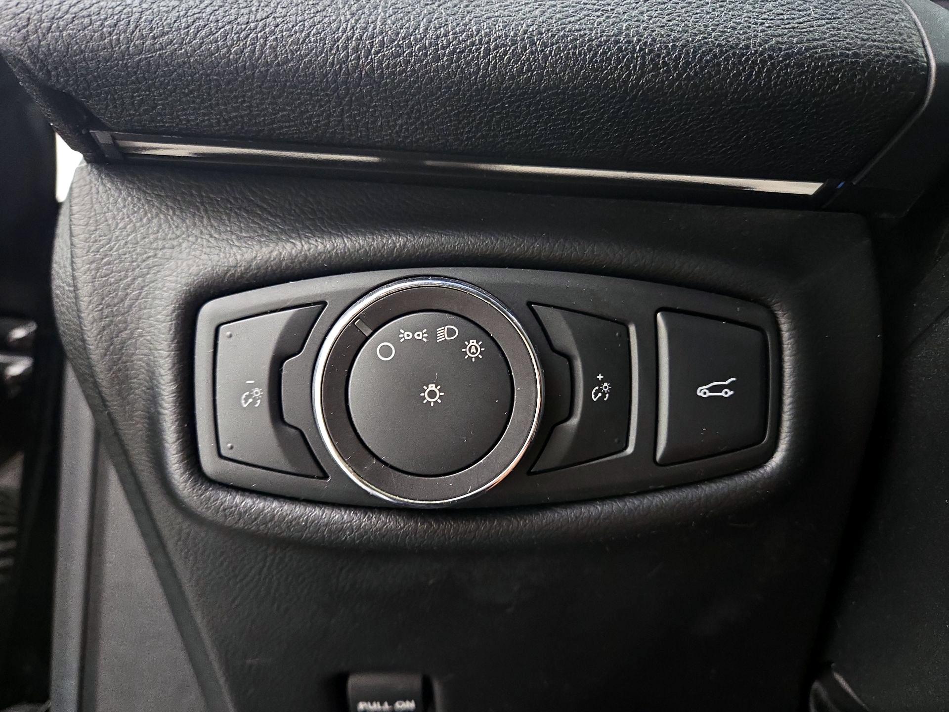 Thumbnail: 2016 Lincoln MKZ - 13