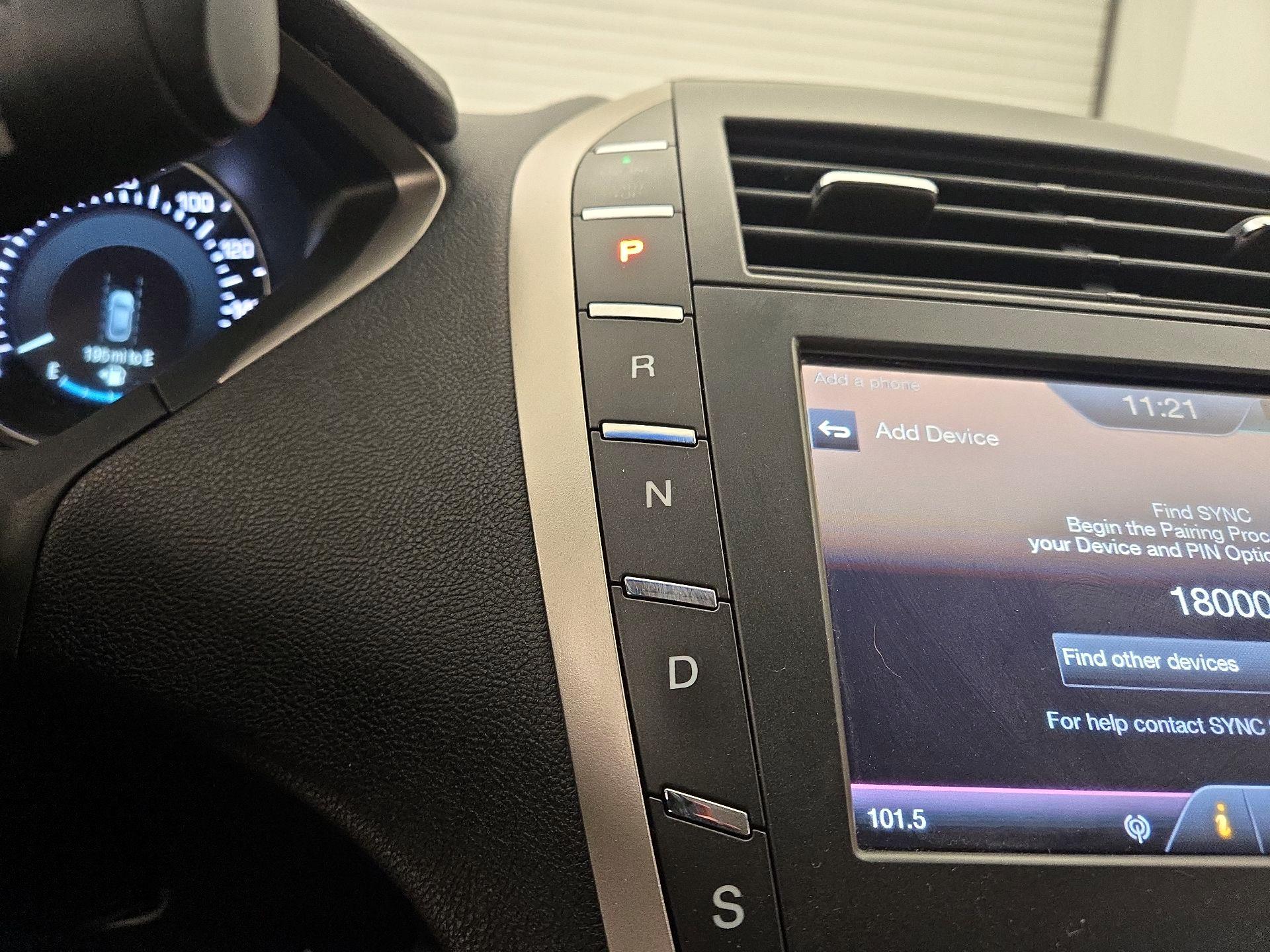 Thumbnail: 2016 Lincoln MKZ - 17