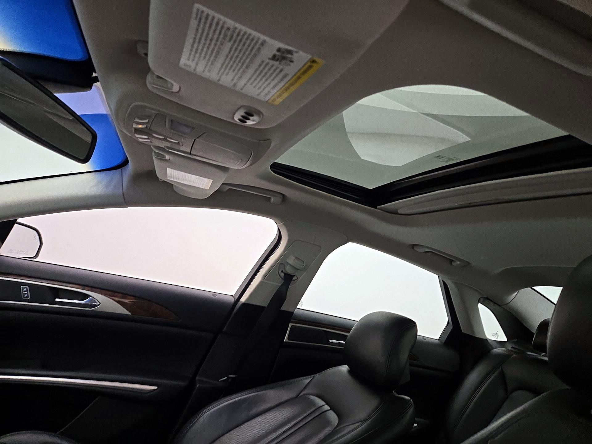 Thumbnail: 2016 Lincoln MKZ - 18
