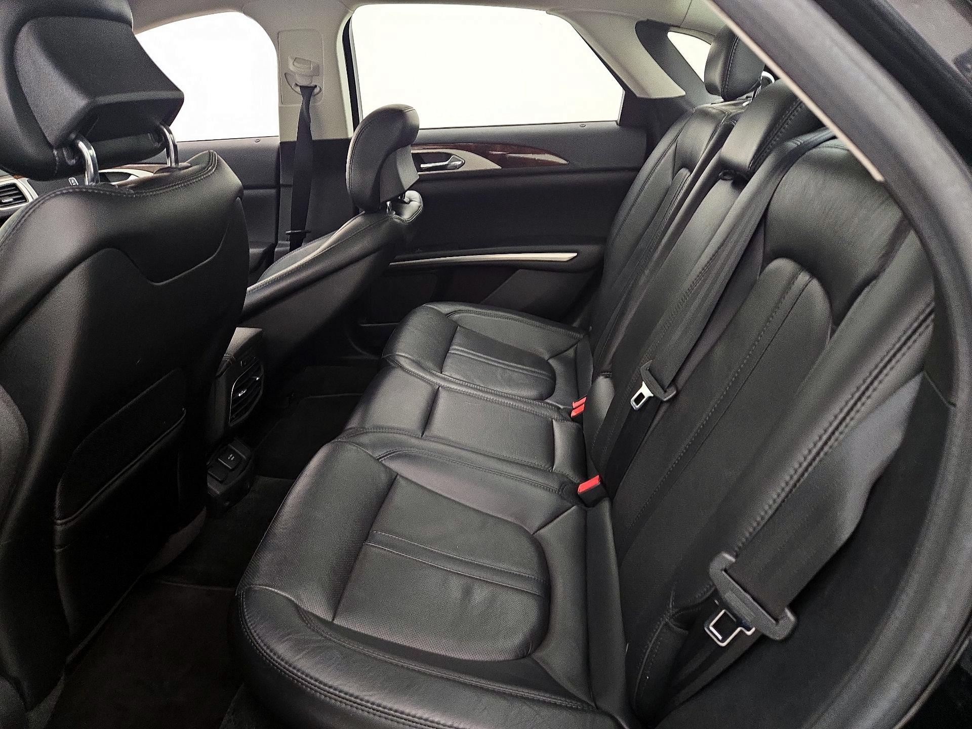 Thumbnail: 2016 Lincoln MKZ - 19