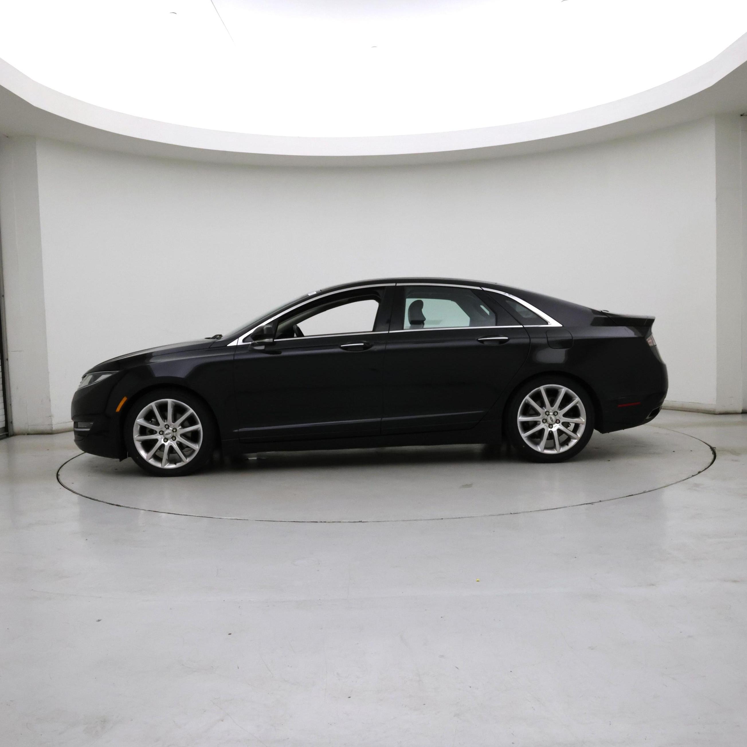 Thumbnail: 2016 Lincoln MKZ - 3