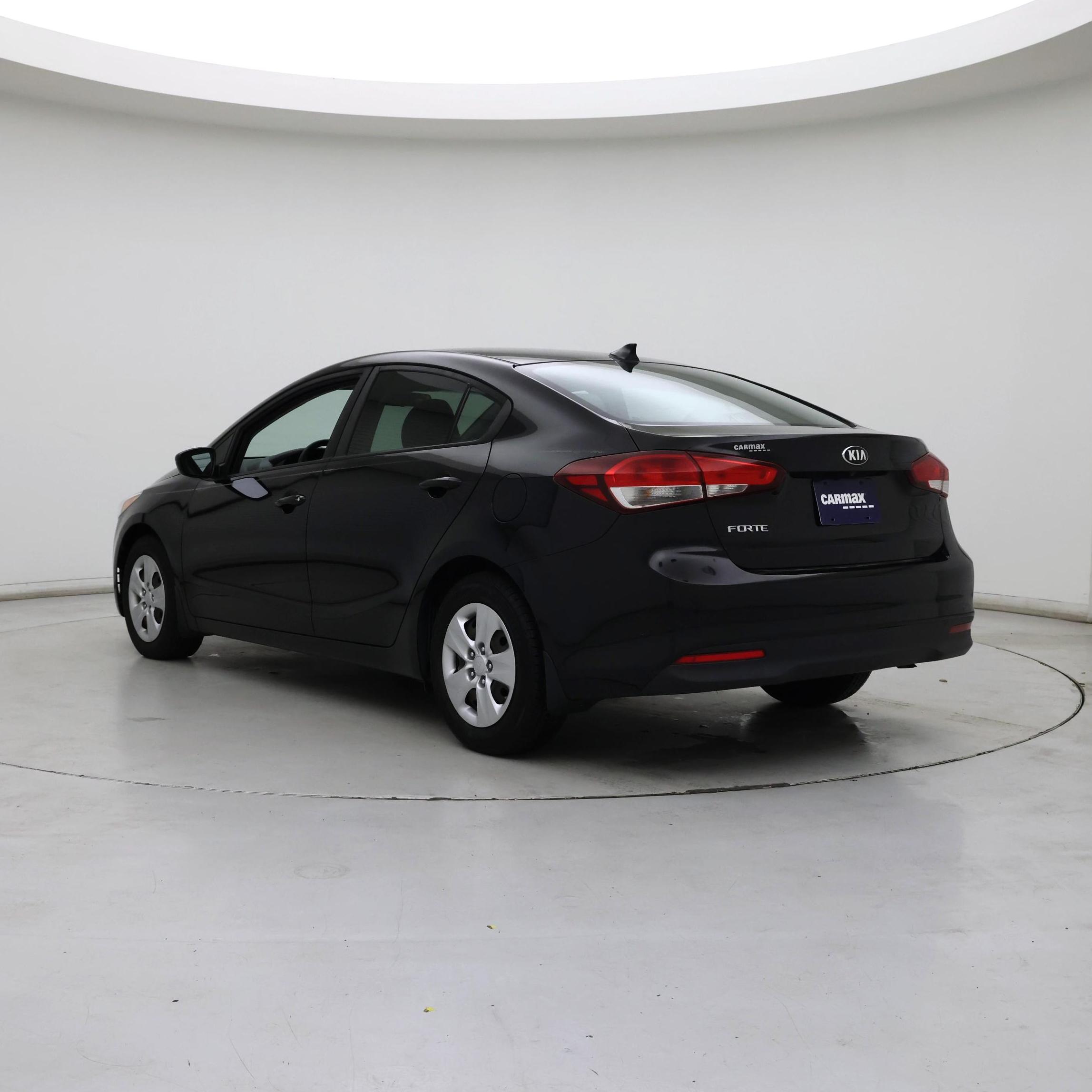 Thumbnail: 2017 Kia Forte - 2