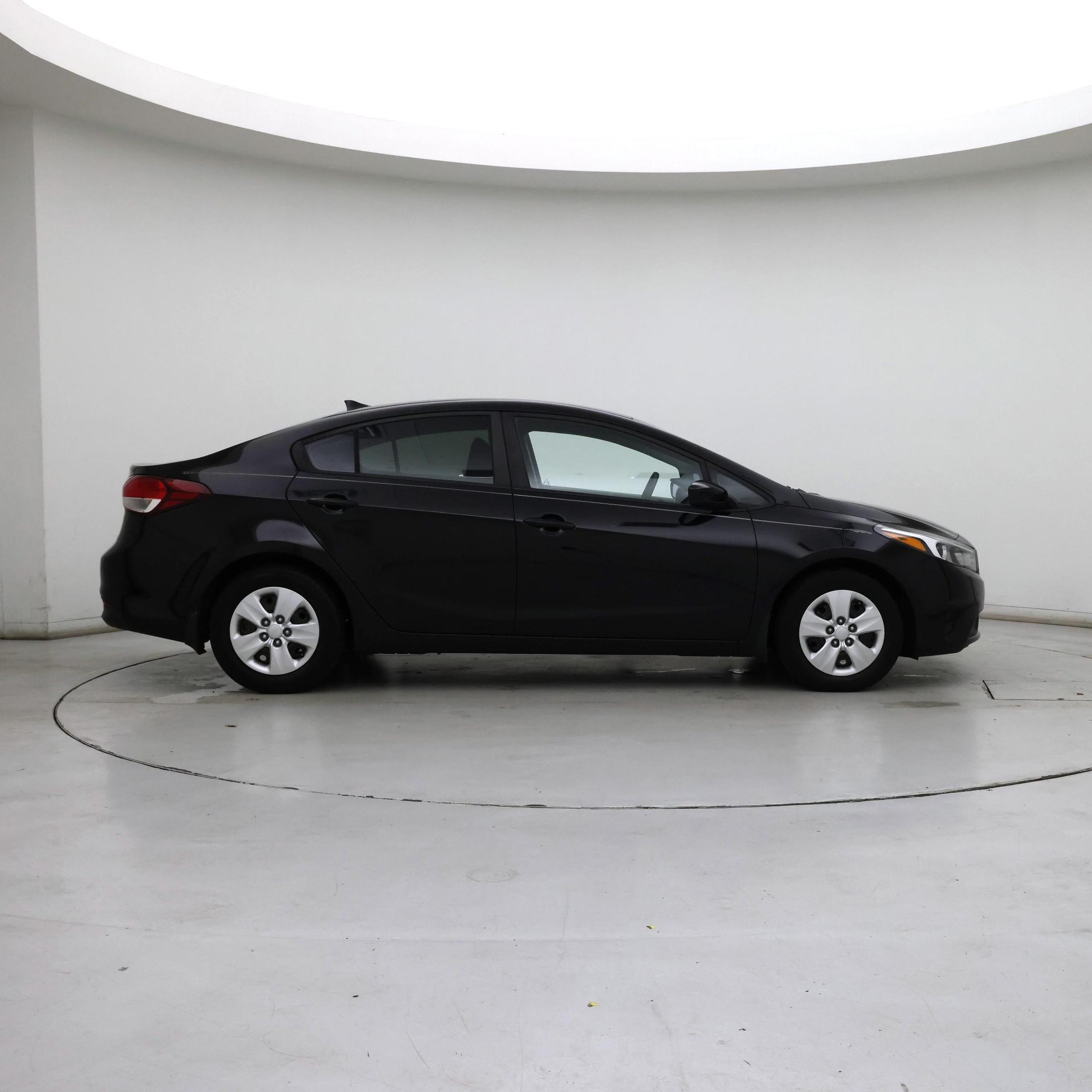 Thumbnail: 2017 Kia Forte - 7