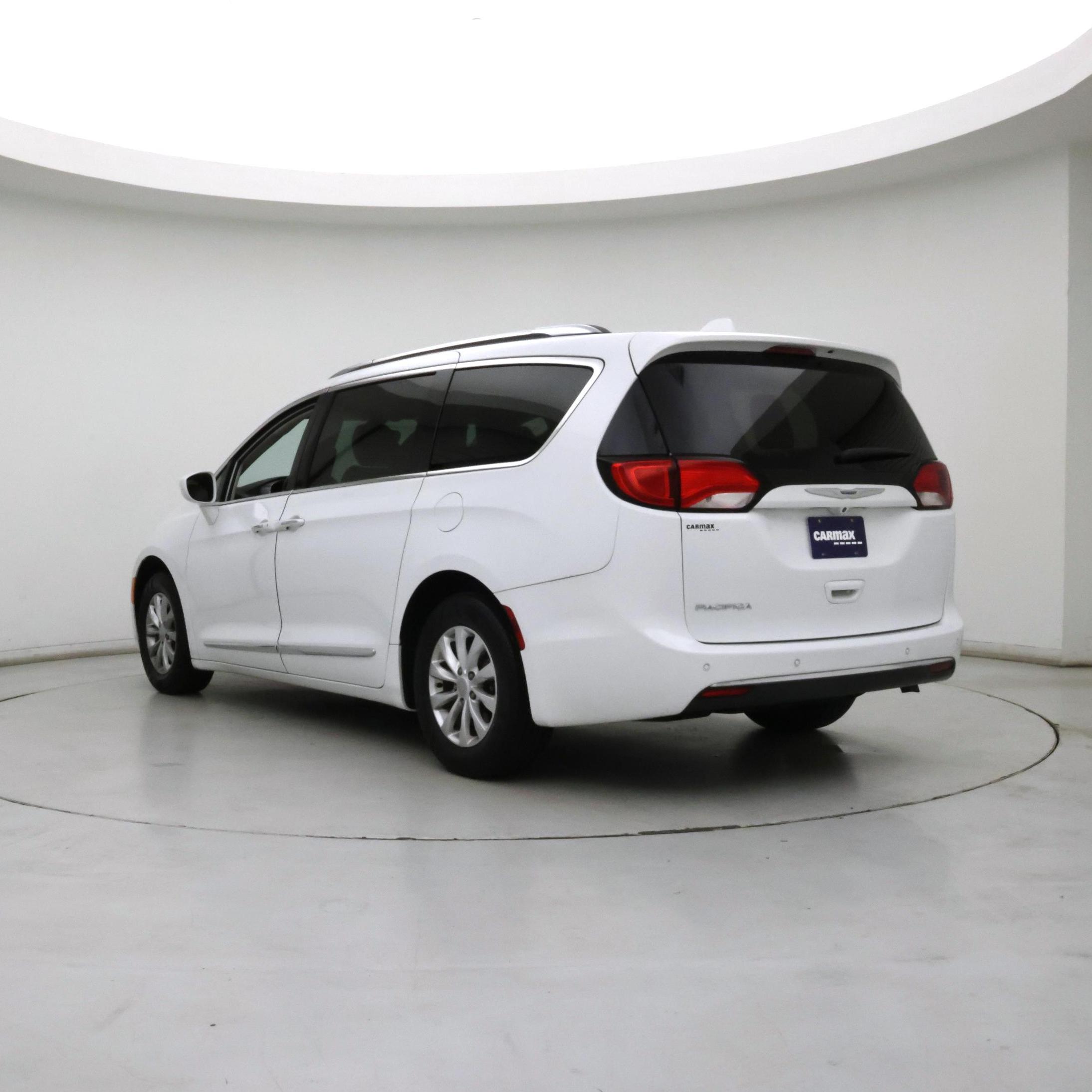 Thumbnail: 2019 Chrysler Pacifica - 2