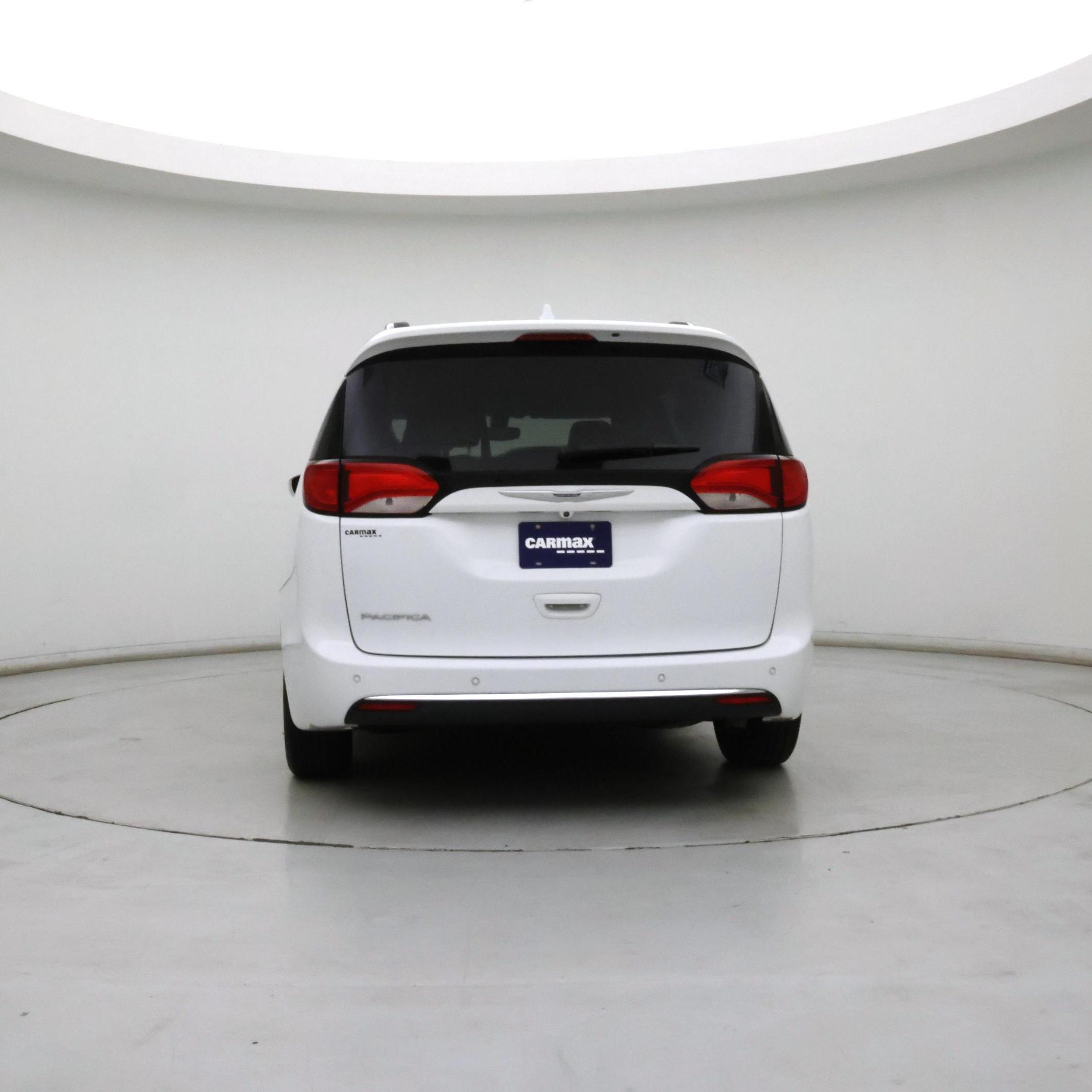 Thumbnail: 2019 Chrysler Pacifica - 6