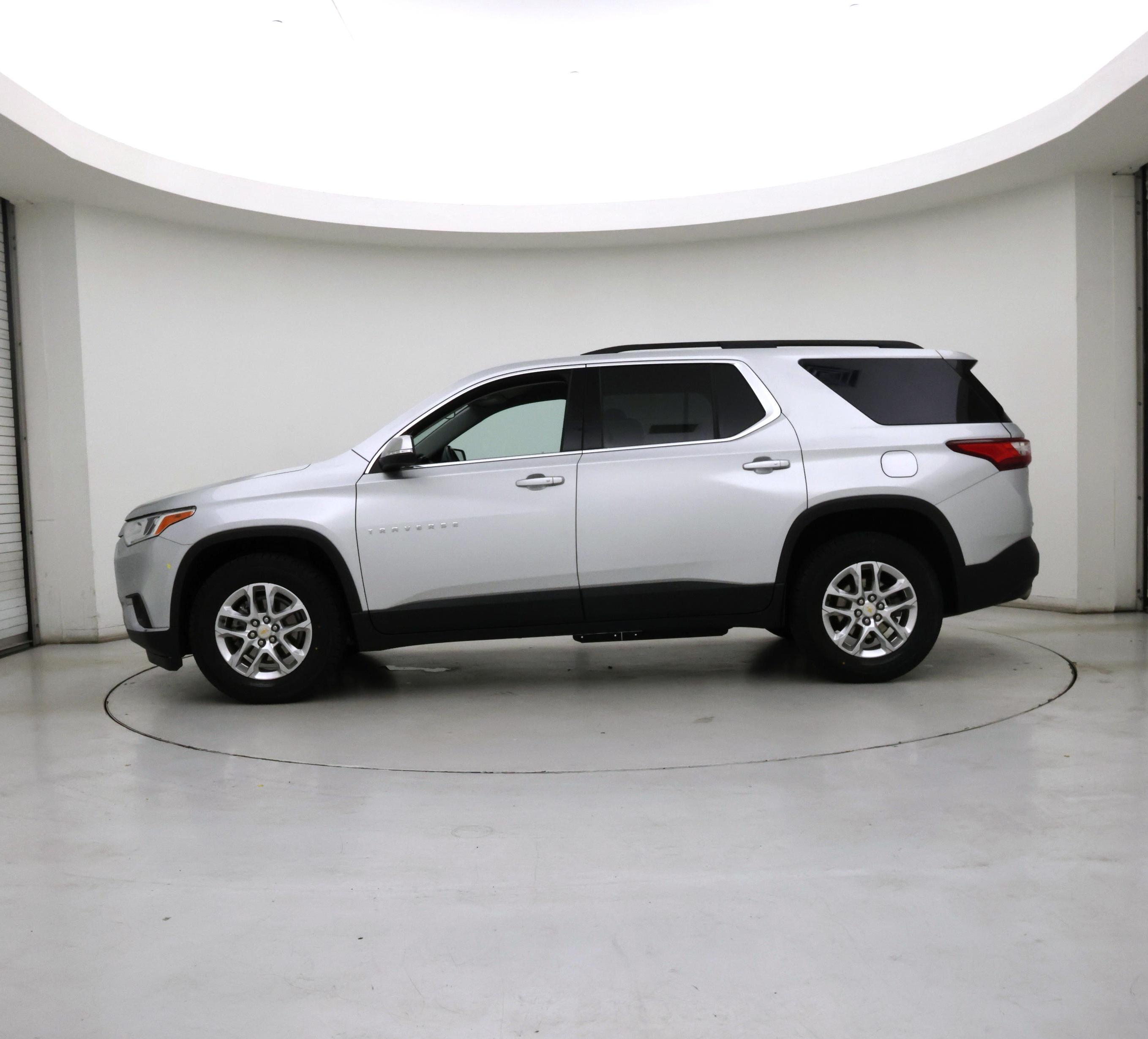 Thumbnail: 2021 Chevrolet Traverse - 3