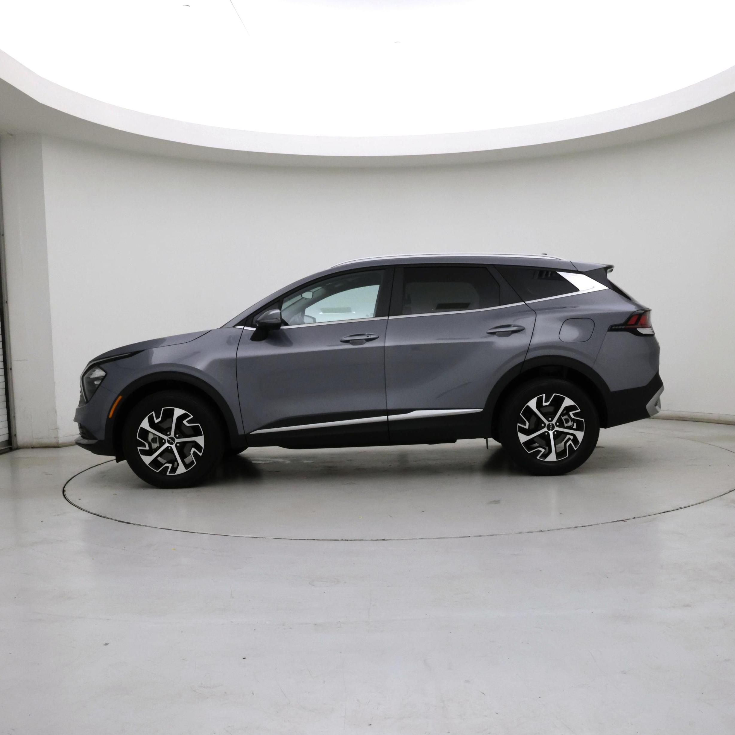 Thumbnail: 2023 Kia Sportage - 3