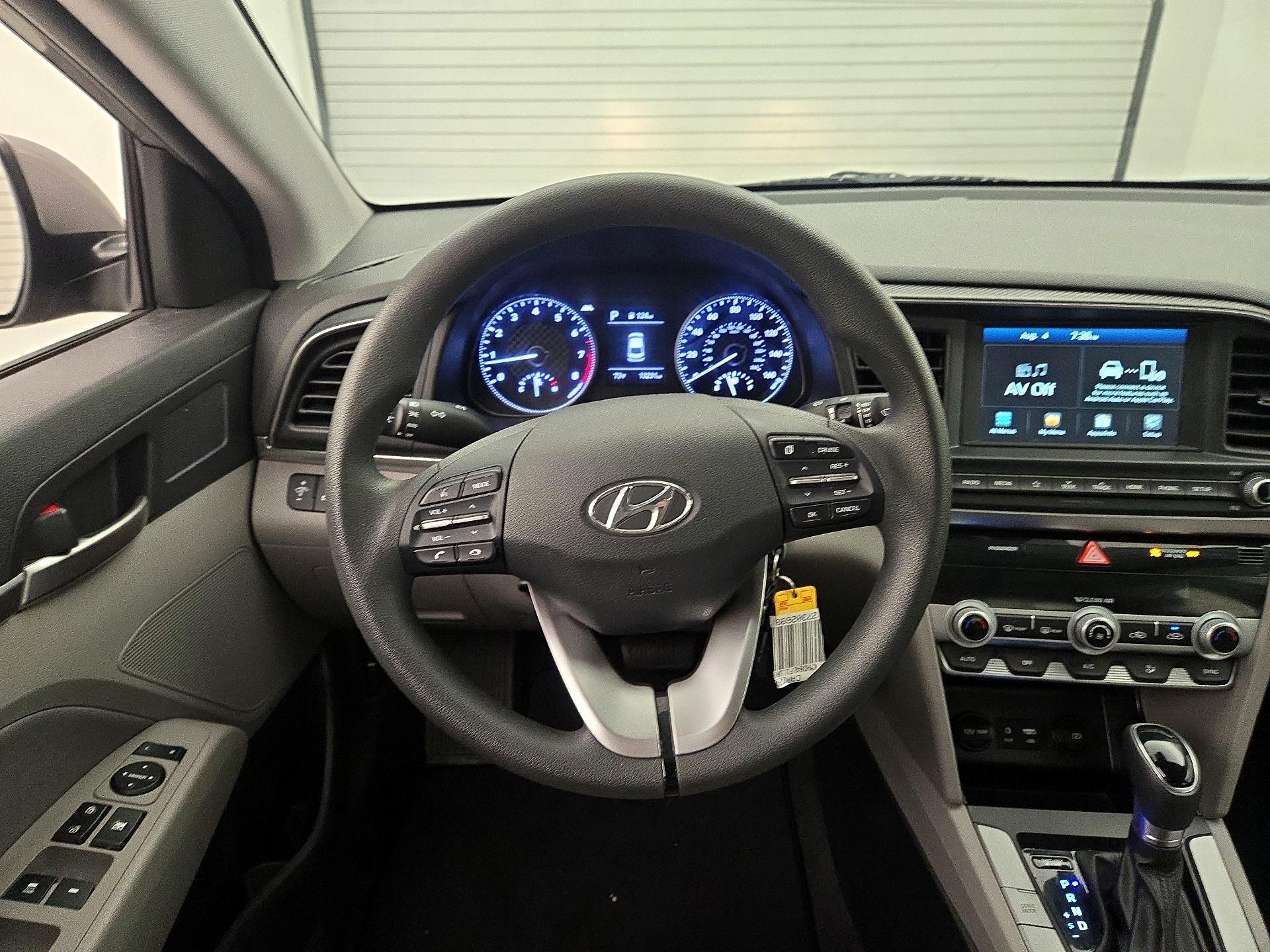 Thumbnail: 2020 Hyundai Elantra - 10