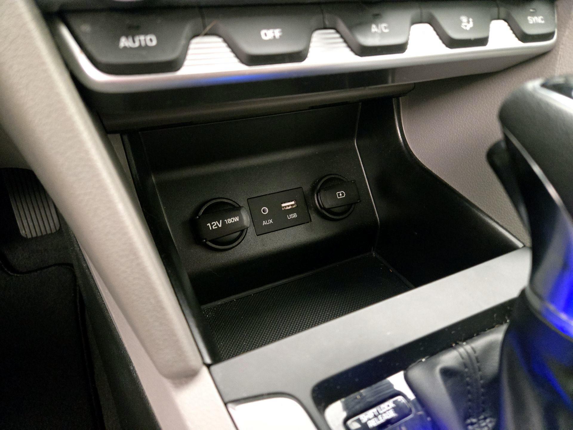 Thumbnail: 2020 Hyundai Elantra - 18