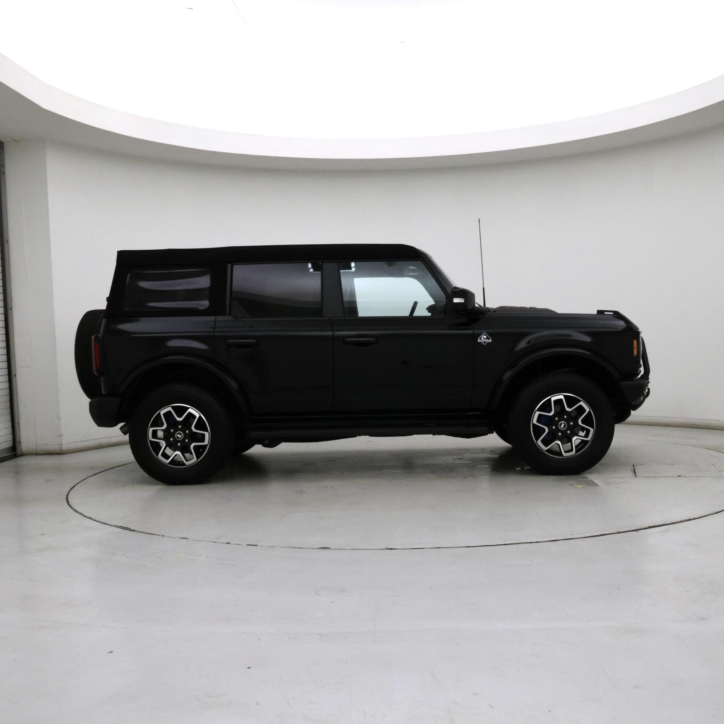 Thumbnail: 2023 Ford Bronco - 7