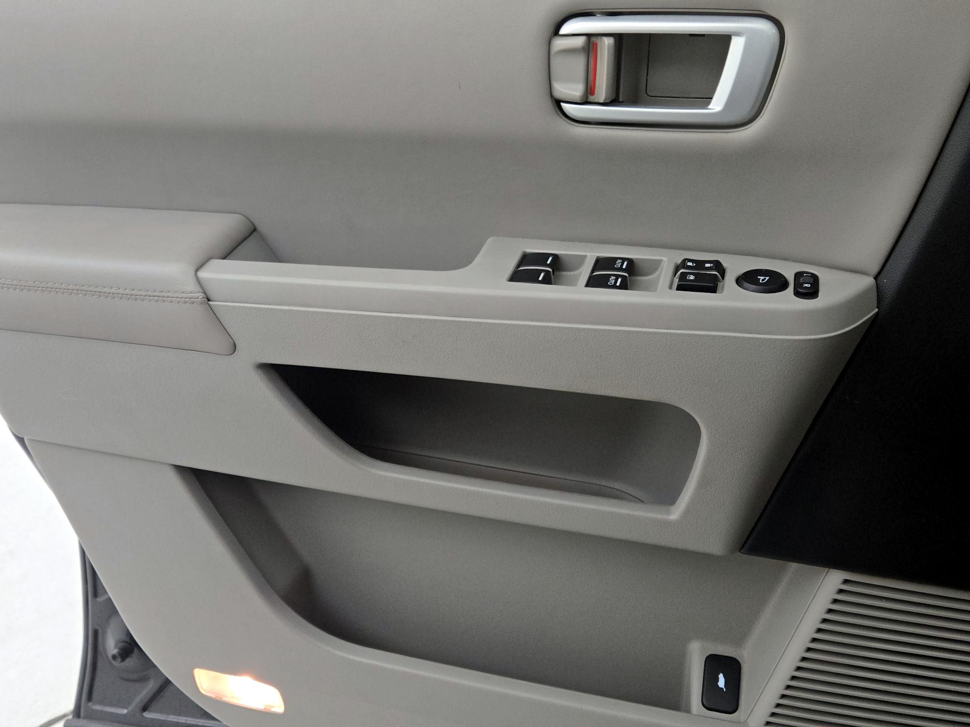 Thumbnail: 2015 Honda Pilot - 12