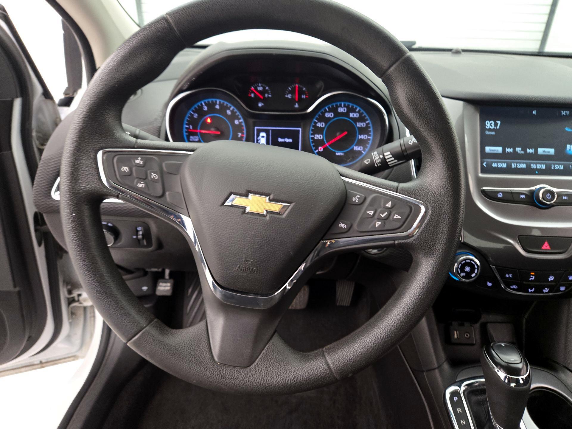 Thumbnail: 2016 Chevrolet Cruze - 10