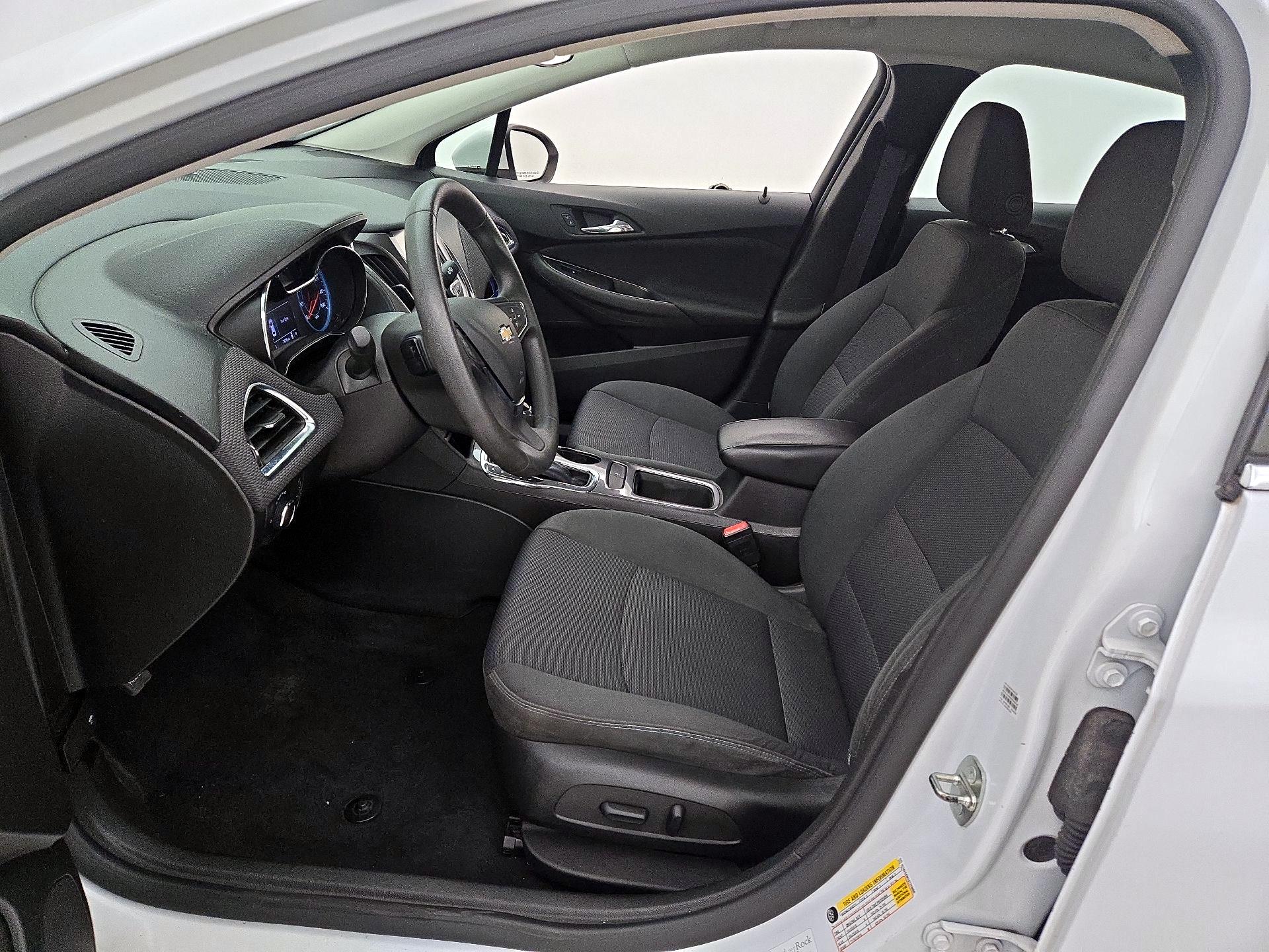 Thumbnail: 2016 Chevrolet Cruze - 11