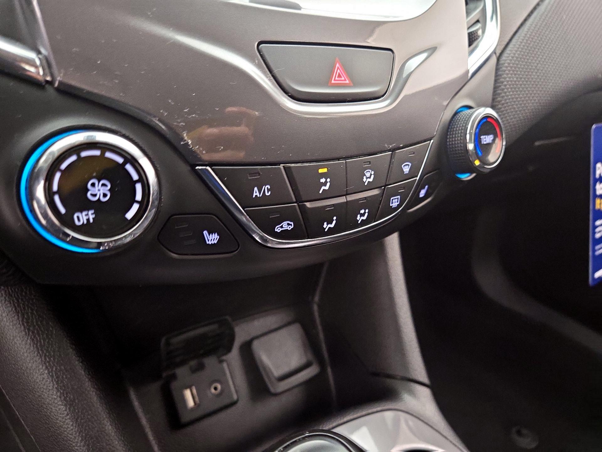 Thumbnail: 2016 Chevrolet Cruze - 16