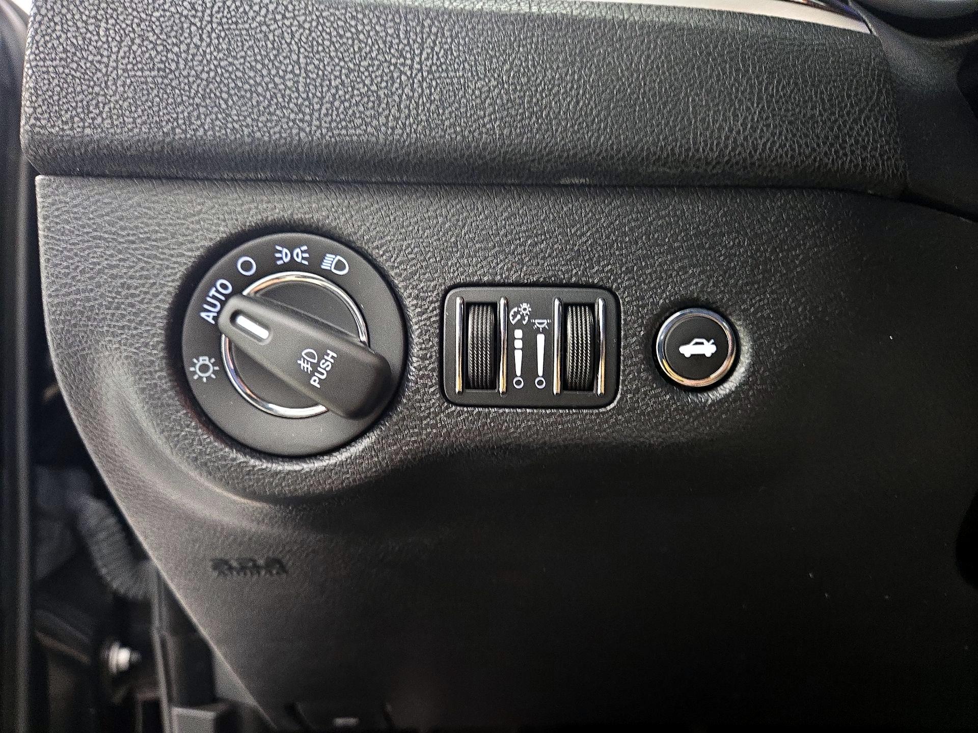 Thumbnail: 2016 Chrysler 300 - 13