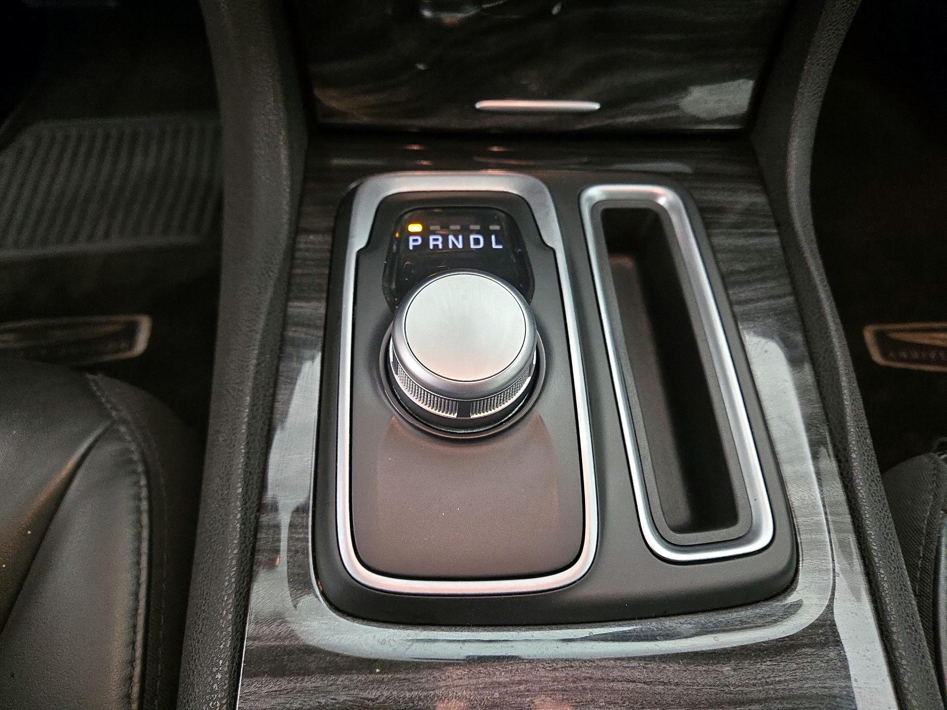 Thumbnail: 2016 Chrysler 300 - 18