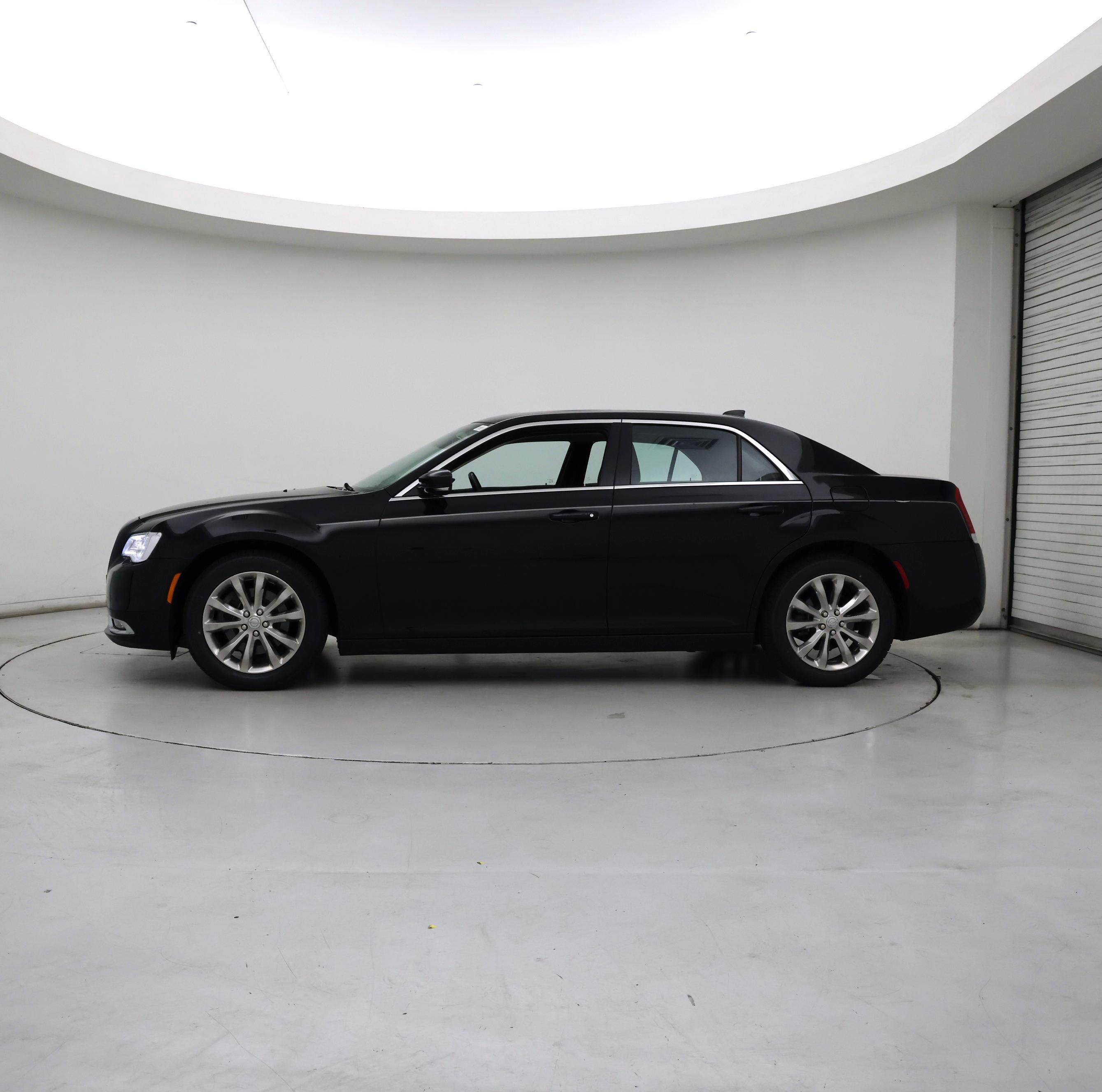 Thumbnail: 2016 Chrysler 300 - 3