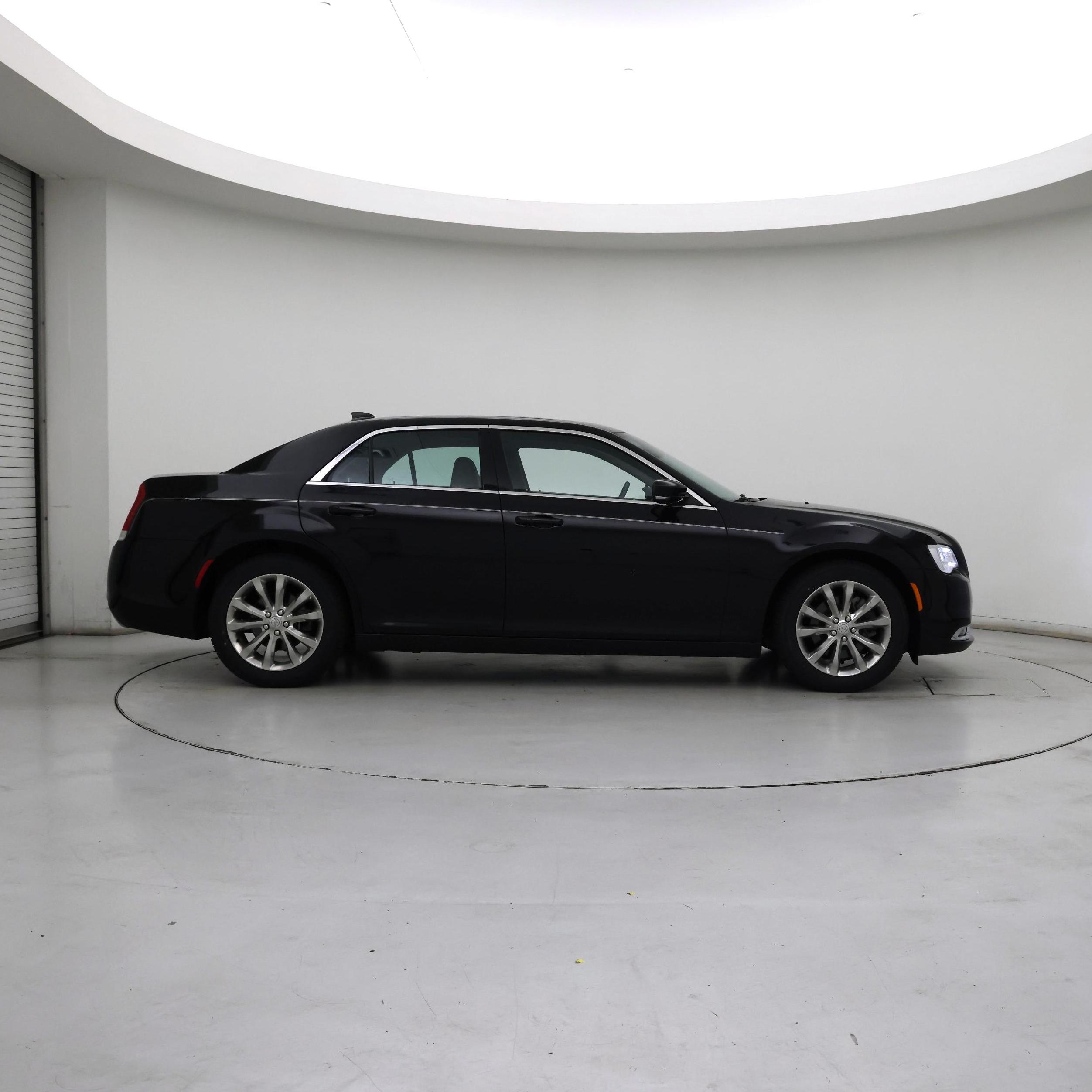 Thumbnail: 2016 Chrysler 300 - 7
