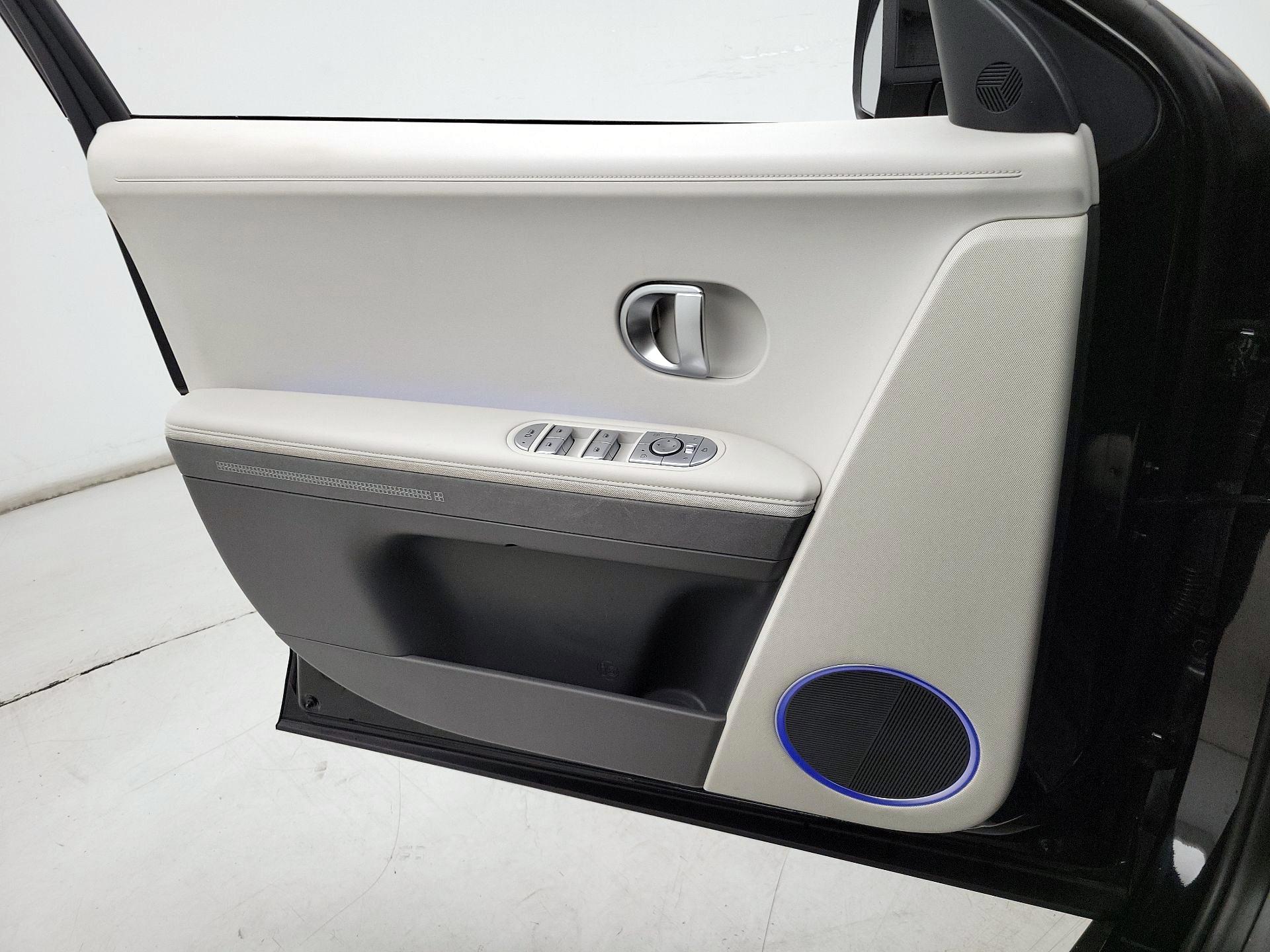 Thumbnail: 2022 Hyundai Ioniq 5 - 12