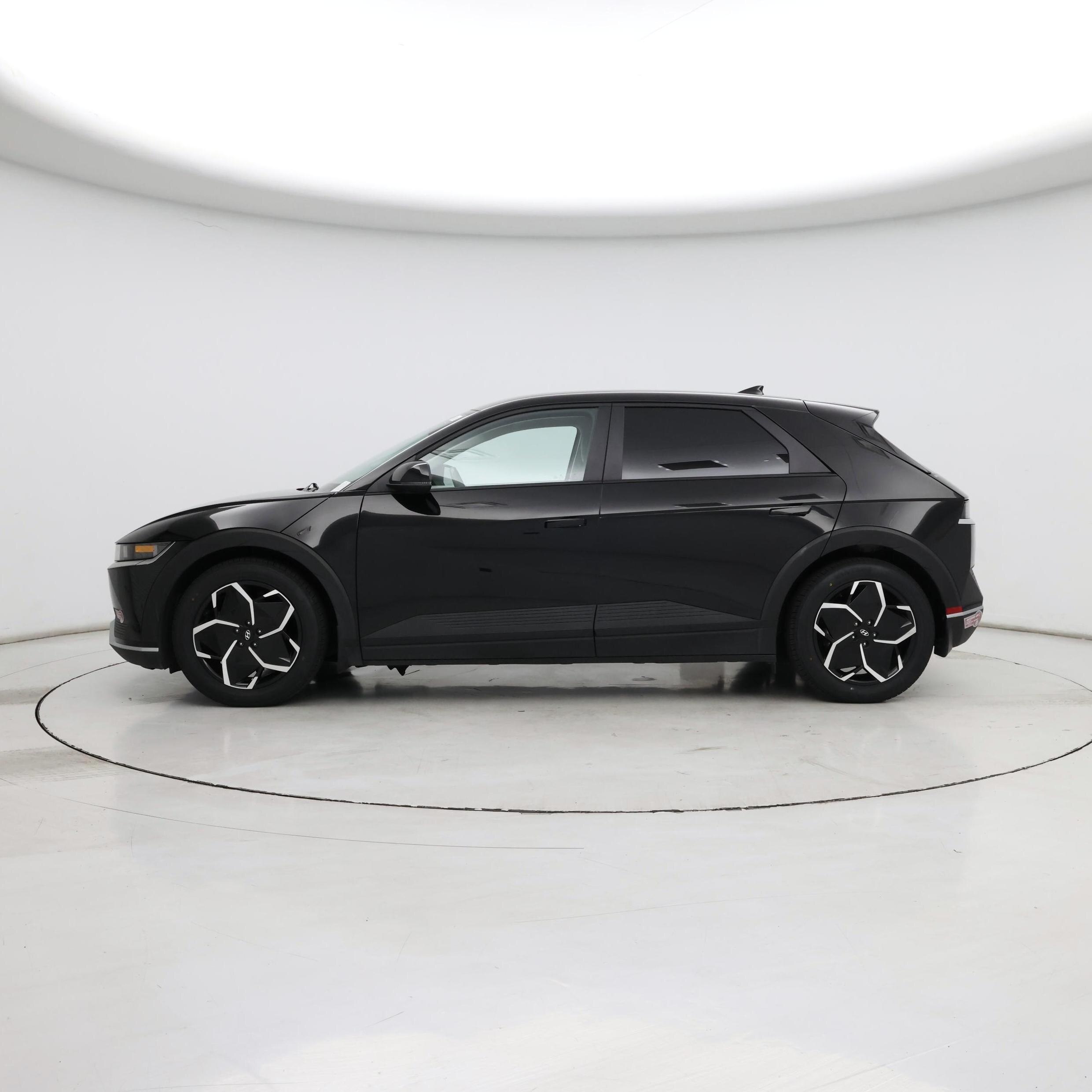 Thumbnail: 2022 Hyundai Ioniq 5 - 3