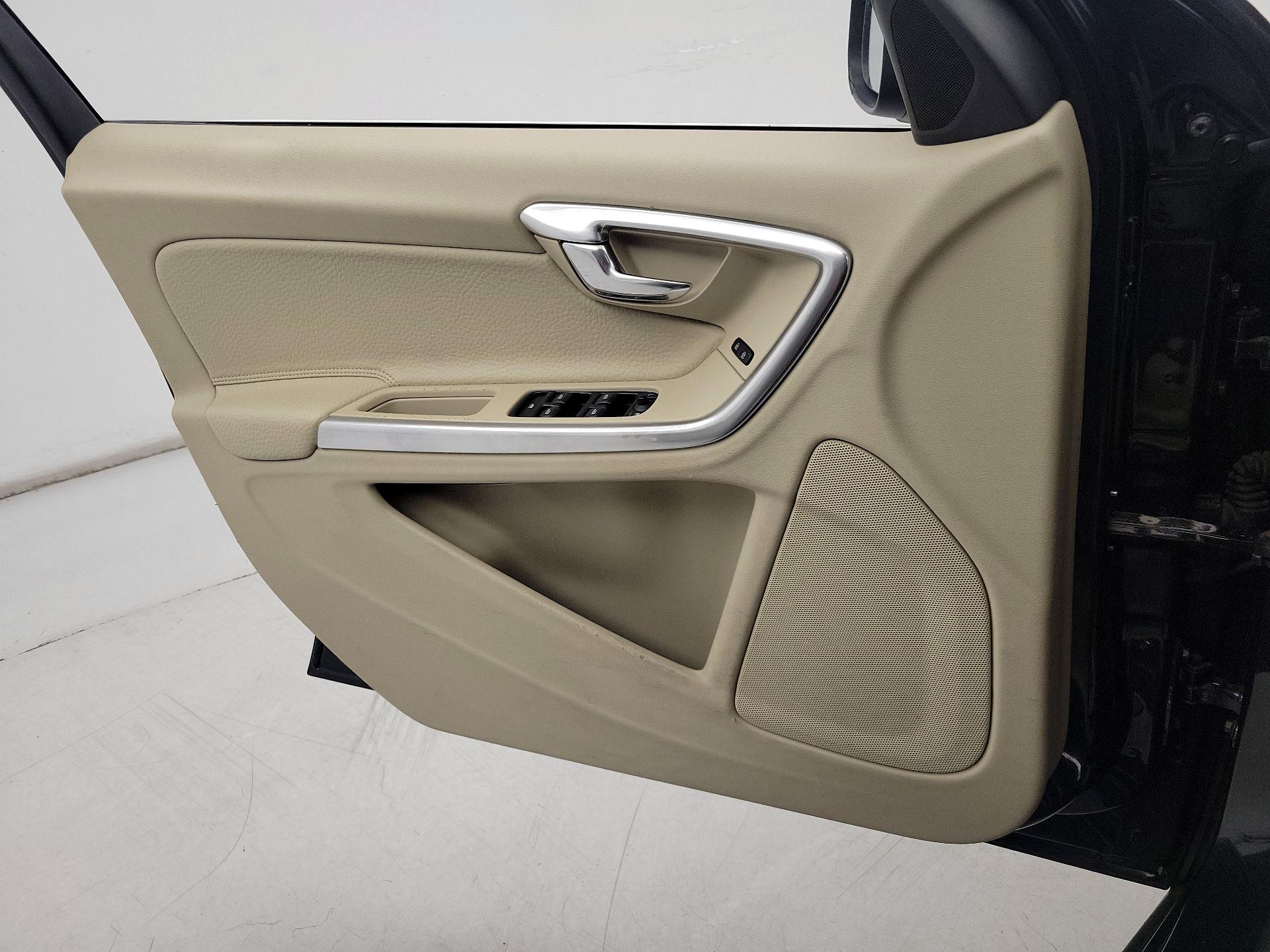 Thumbnail: 2014 Volvo S60 - 12