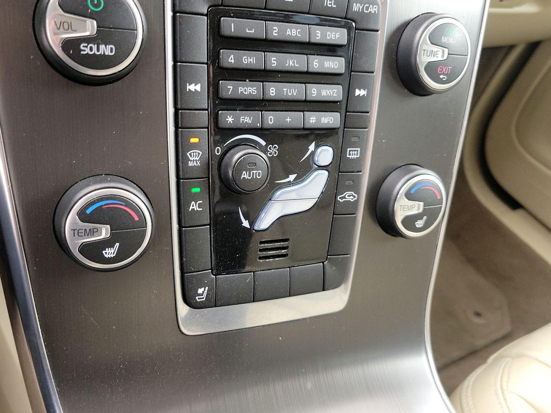 Thumbnail: 2014 Volvo S60 - 15