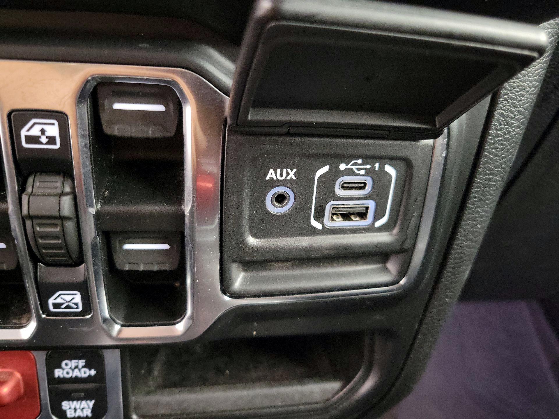 Thumbnail: 2021 Jeep Gladiator - 19