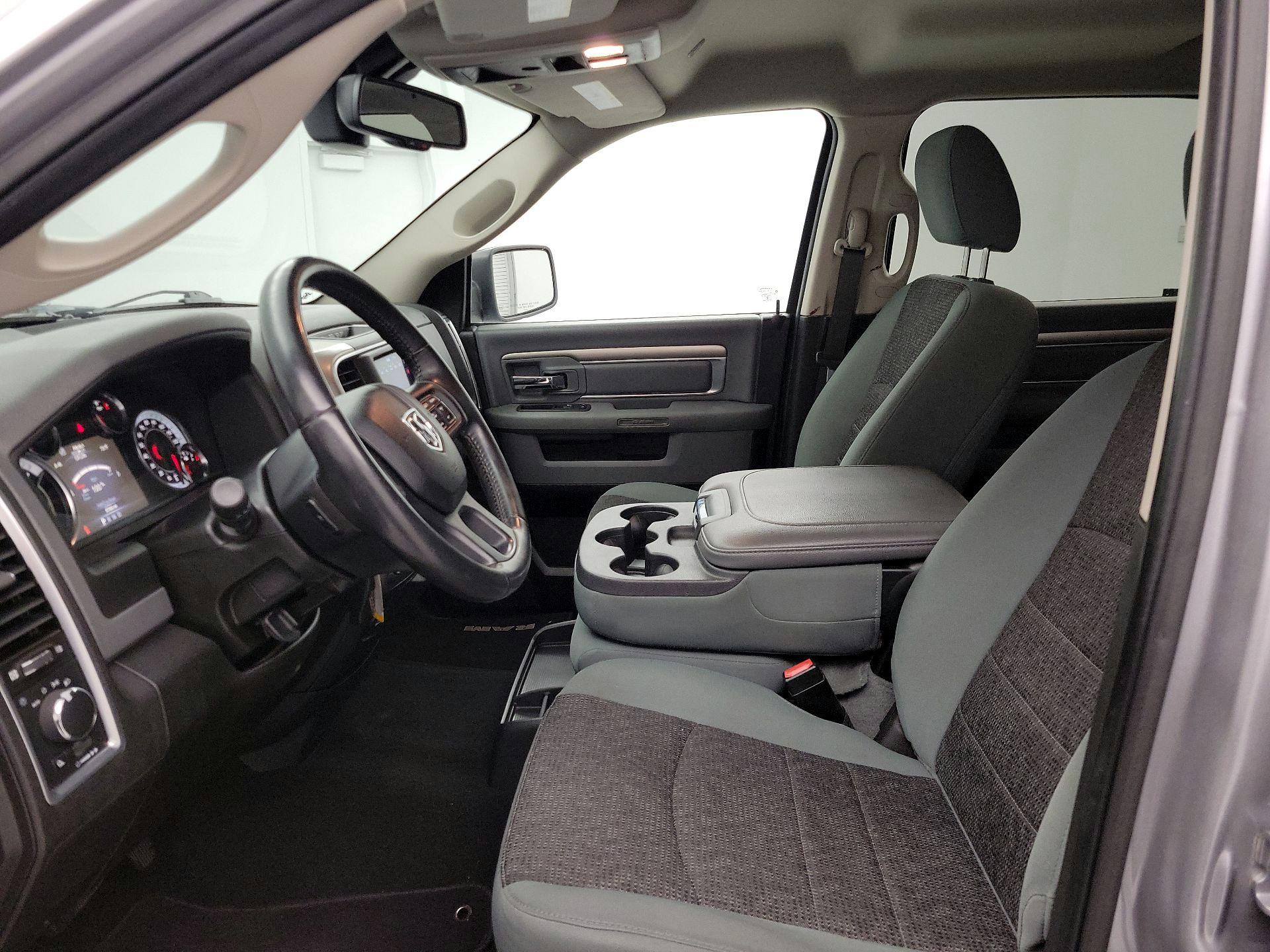 Thumbnail: 2019 RAM 1500 Classic - 11