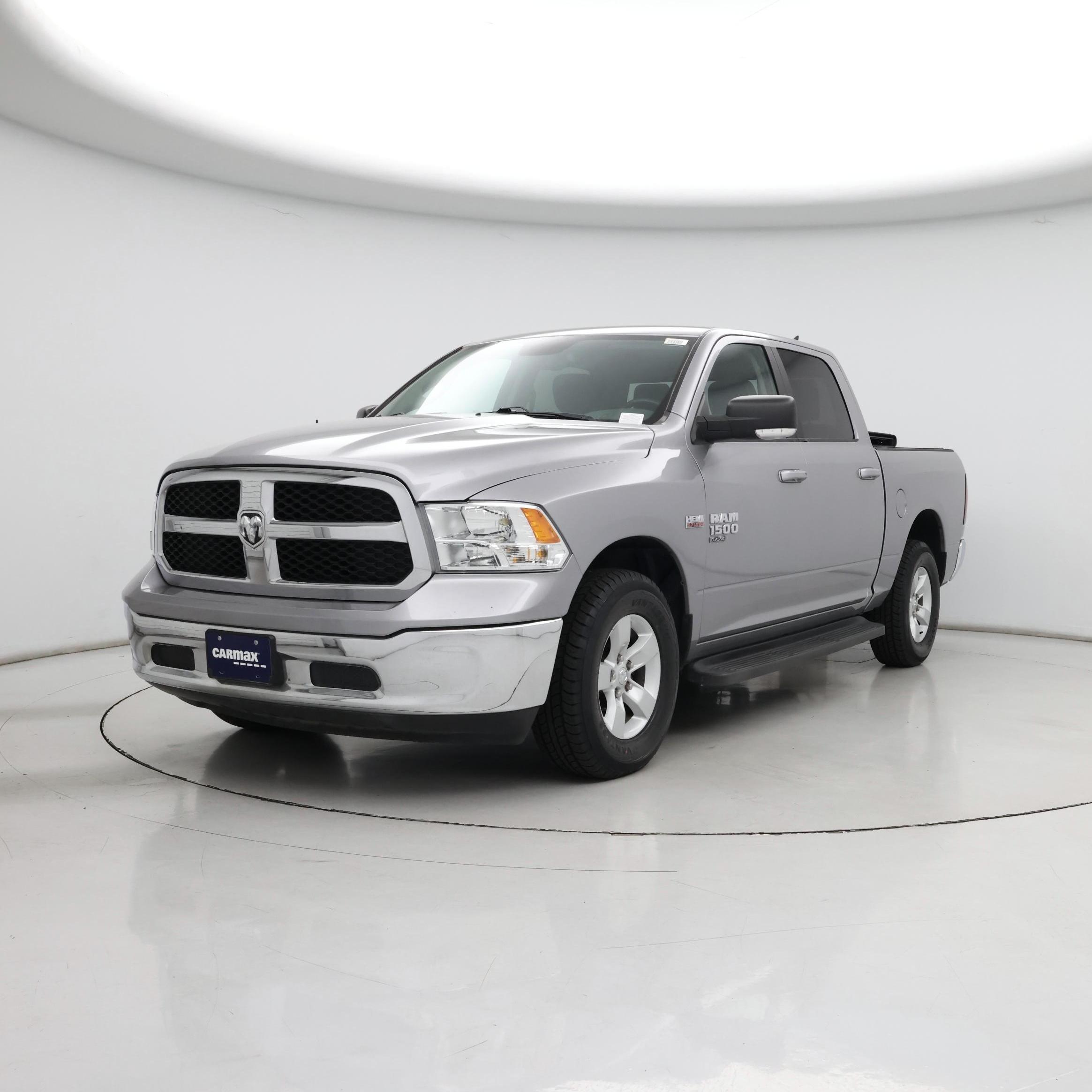 Thumbnail: 2019 RAM 1500 Classic - 4