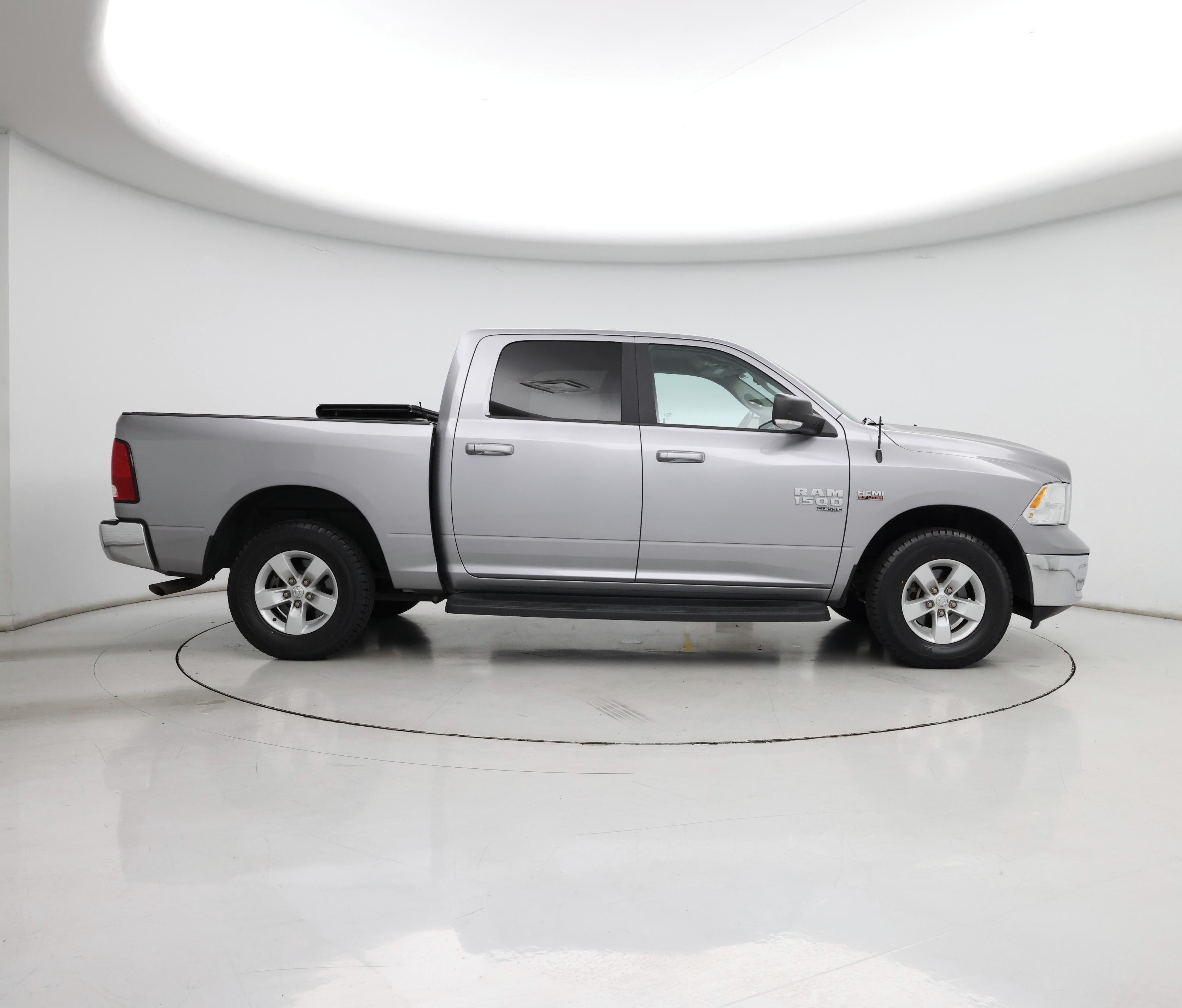 Thumbnail: 2019 RAM 1500 Classic - 7