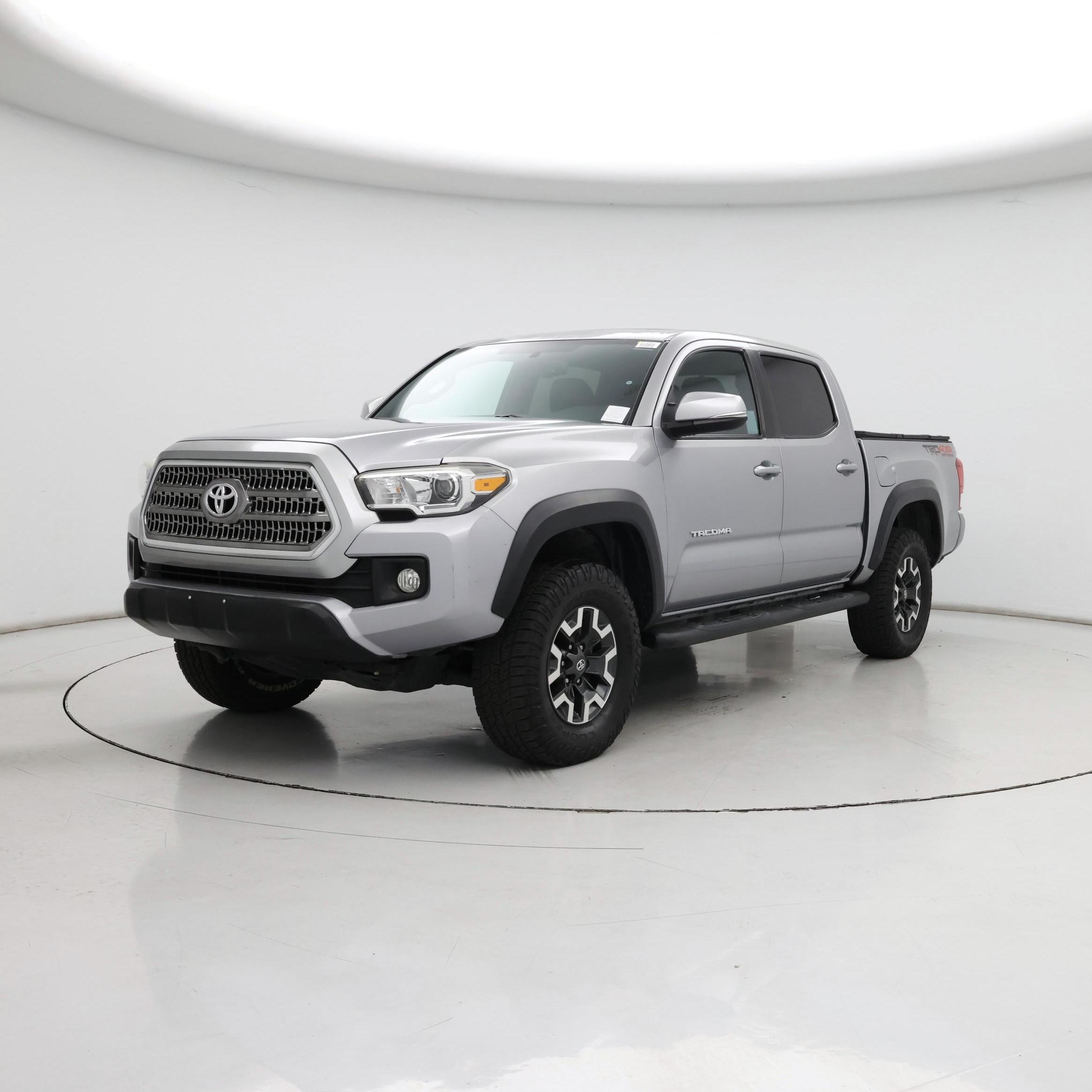 Thumbnail: 2017 Toyota Tacoma - 4