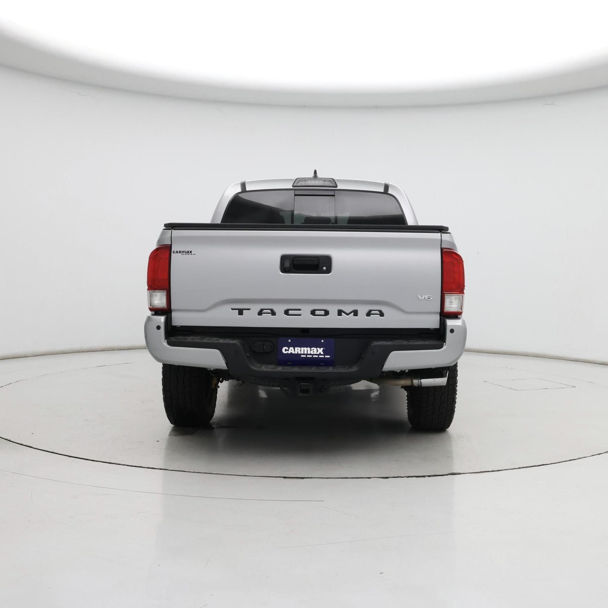 Thumbnail: 2017 Toyota Tacoma - 6