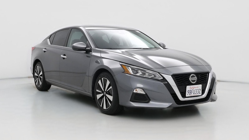 2022 Nissan Altima SV Hero Image