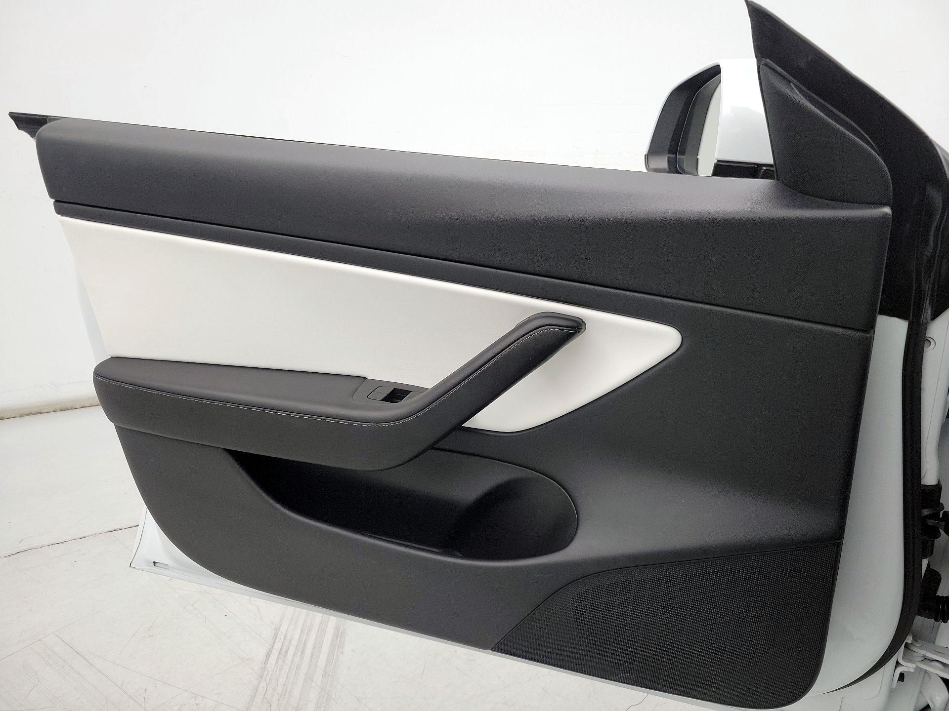Thumbnail: 2021 Tesla Model 3 - 12