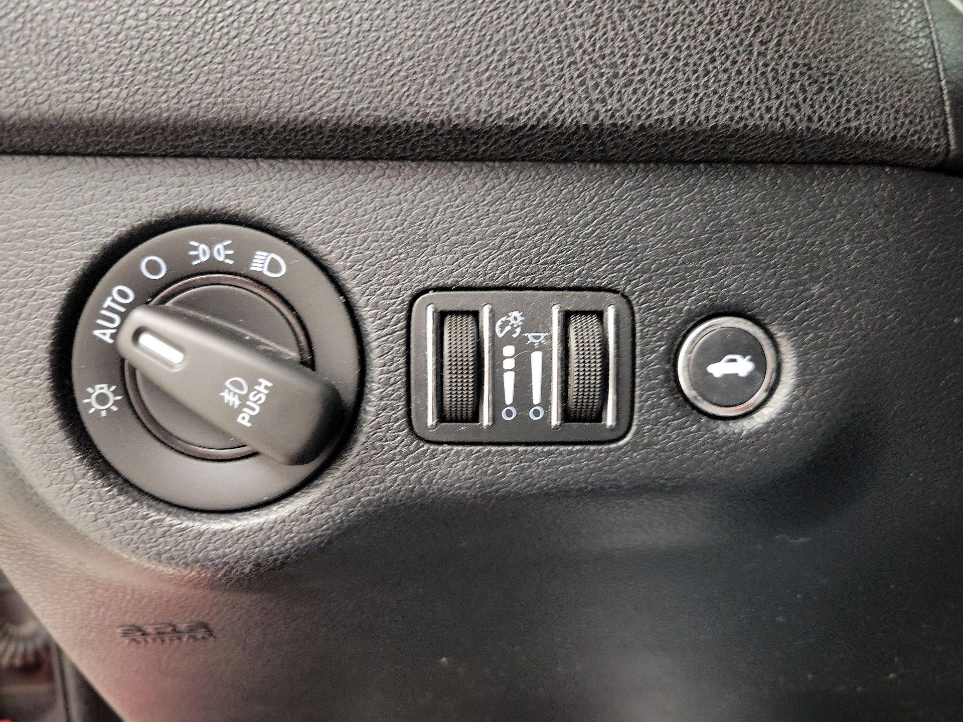 Thumbnail: 2014 Dodge Charger - 13