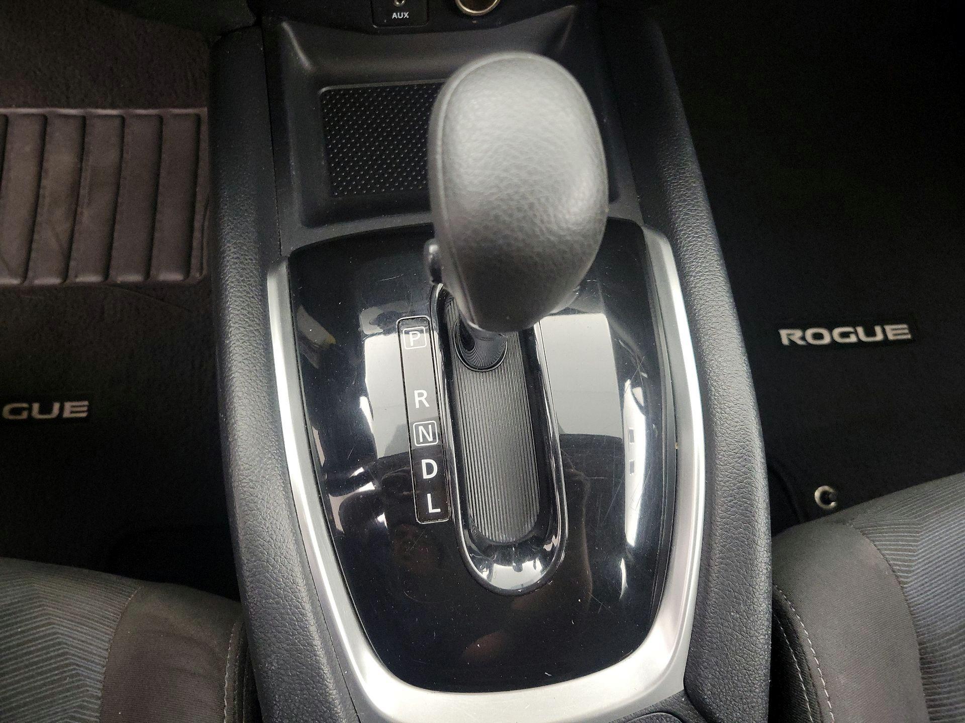Thumbnail: 2016 Nissan Rogue - 17