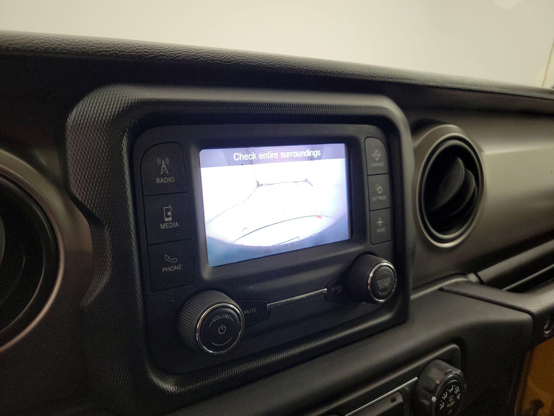 Thumbnail: 2021 Jeep Wrangler - 14