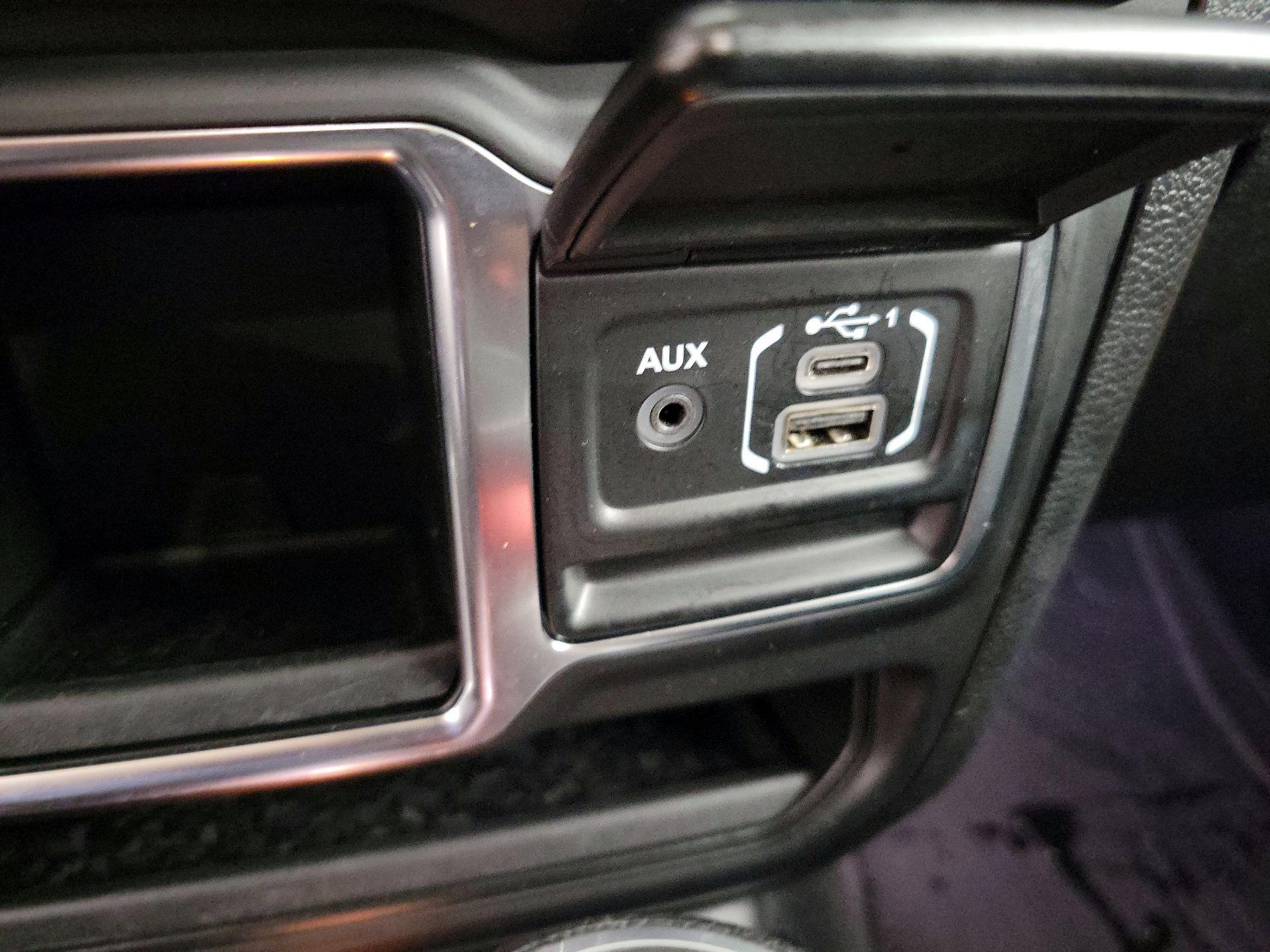 Thumbnail: 2021 Jeep Wrangler - 18