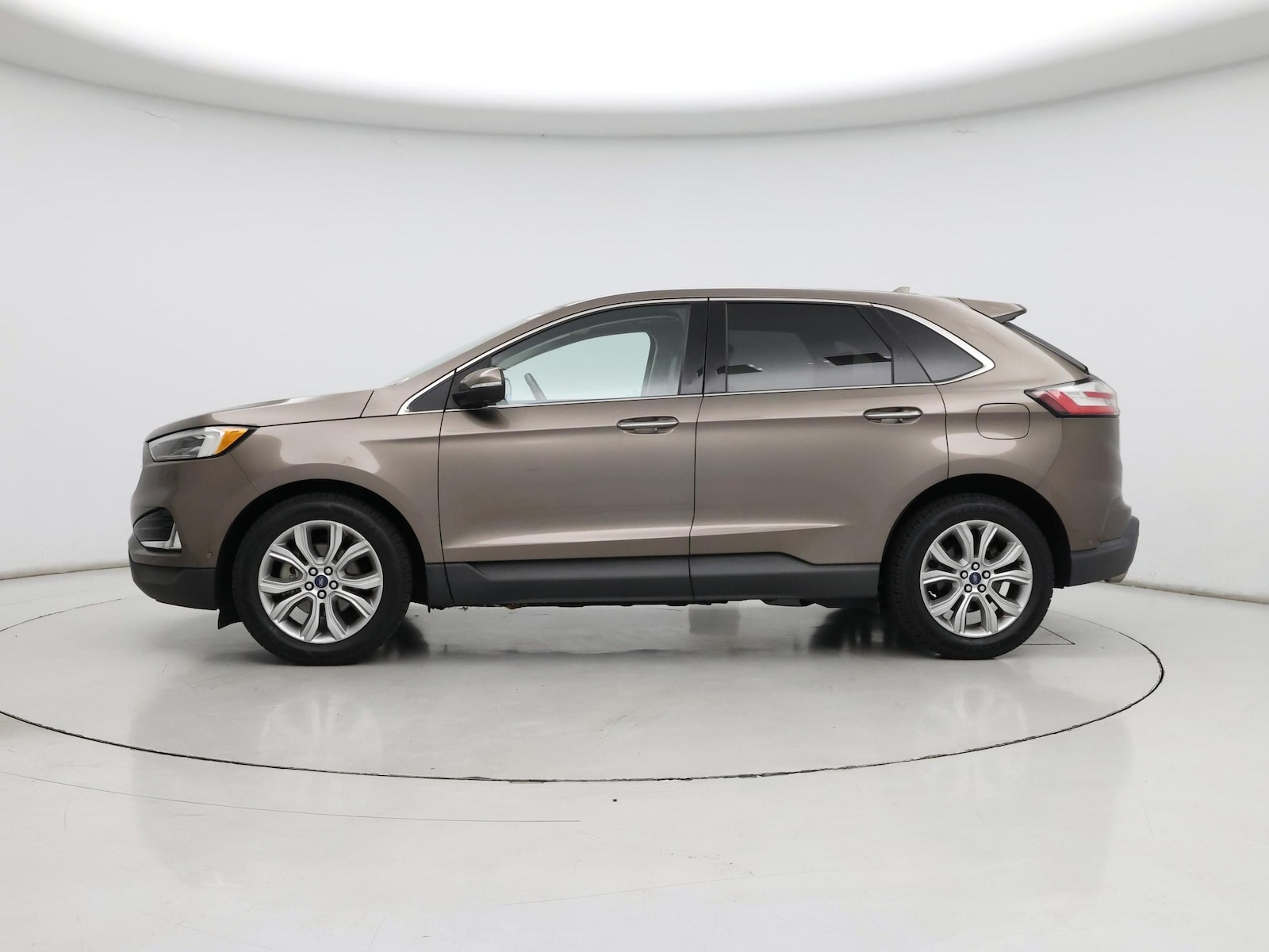 Image 4 of 2019 Ford Edge Titanium