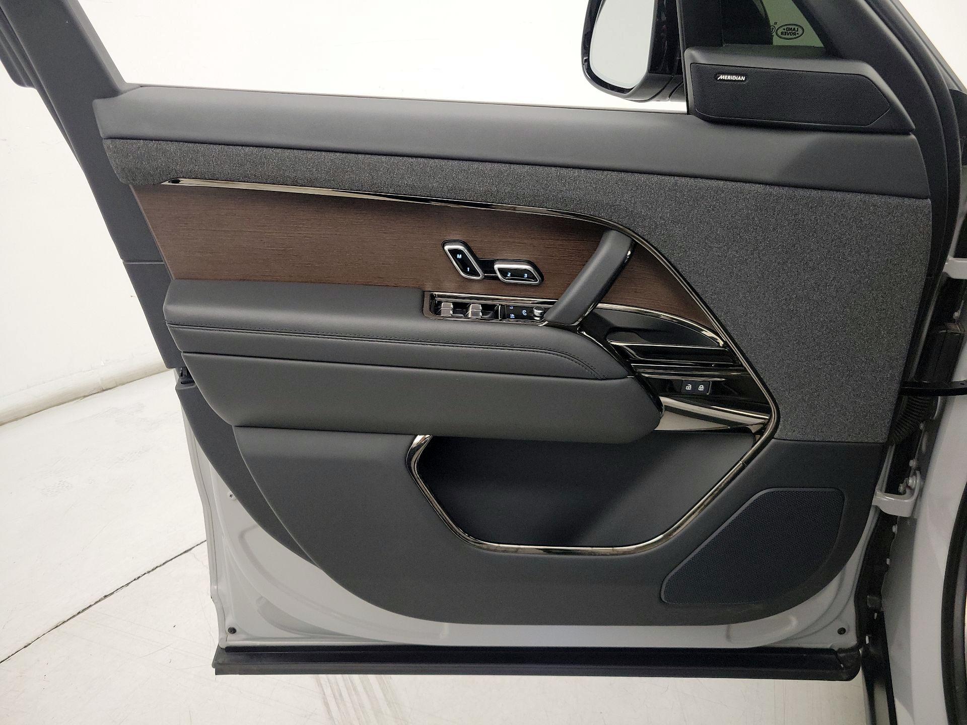 Thumbnail: 2023 Land Rover Range Rover Sport - 12