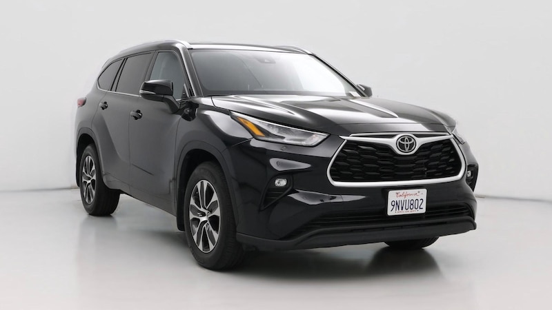 2021 Toyota Highlander XLE Hero Image