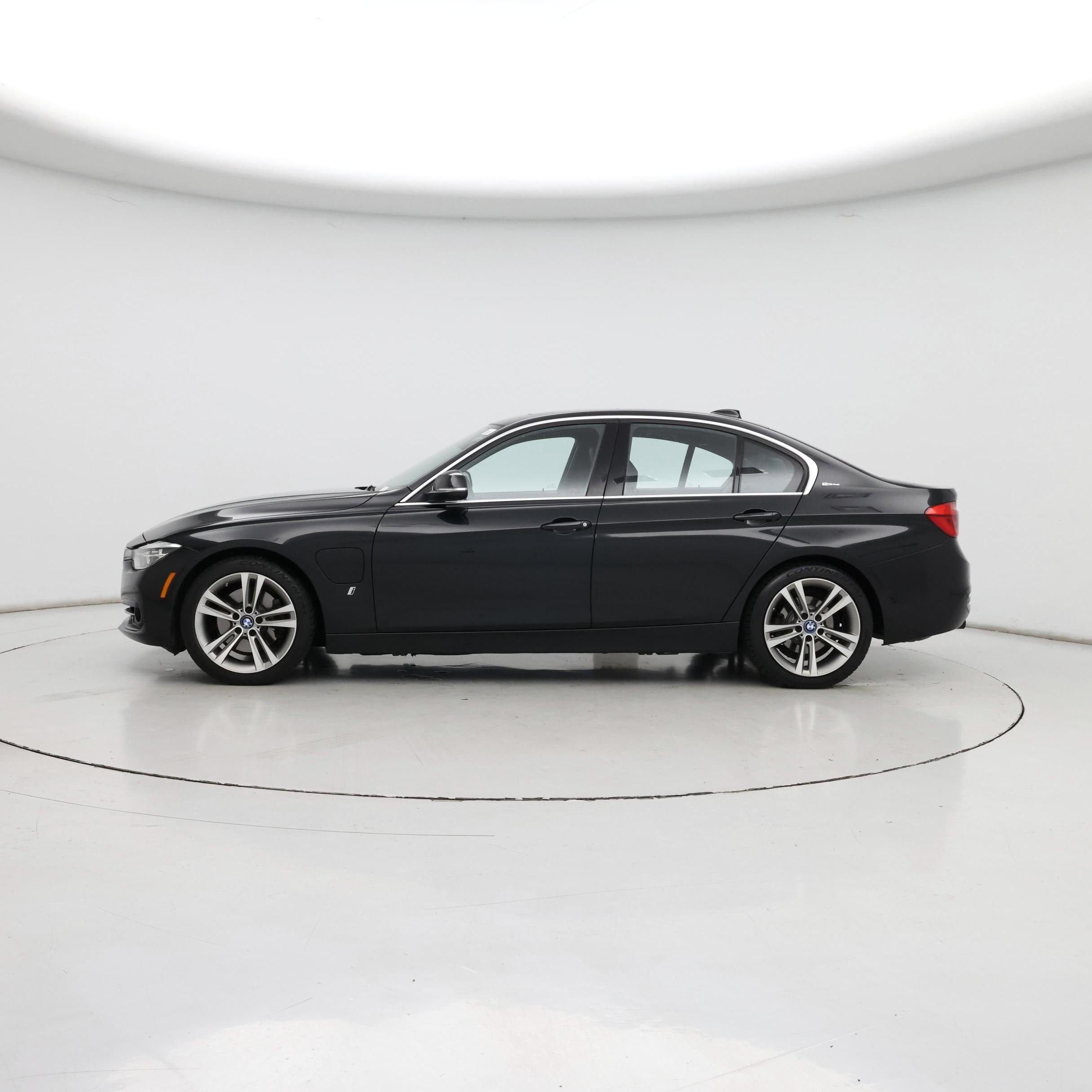 Thumbnail: 2017 BMW 3 Series - 3